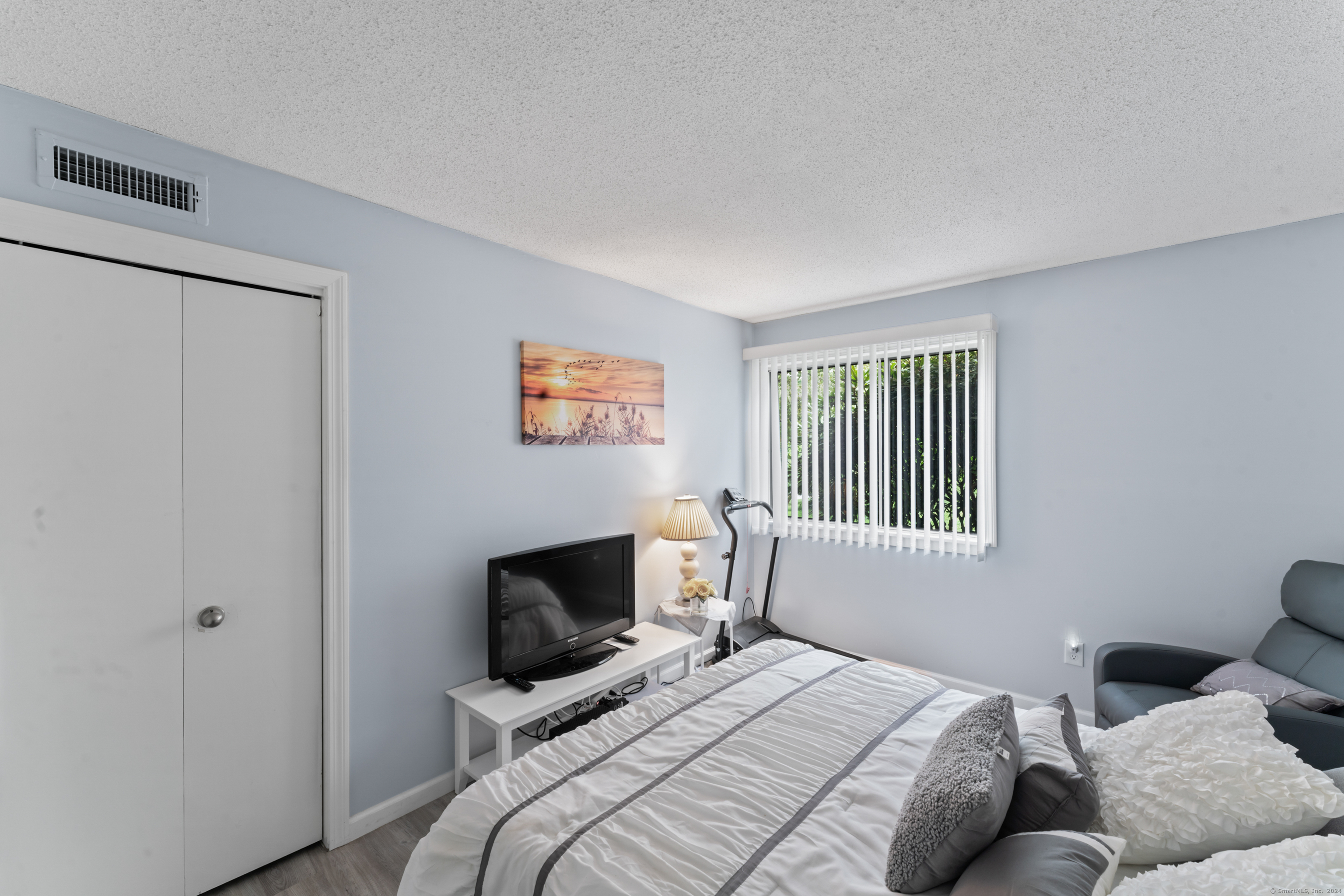 352 Heritage Village B