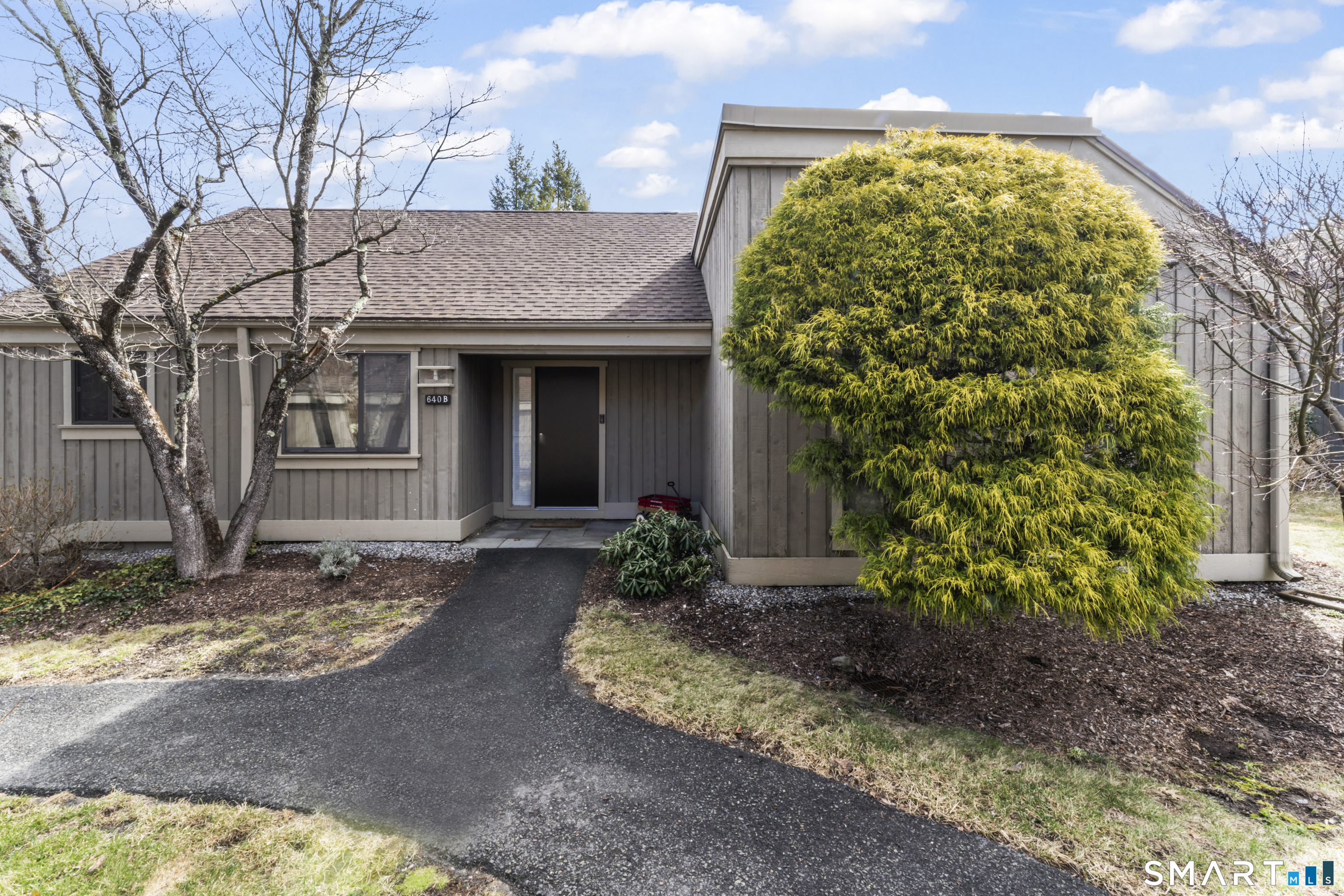 640 Heritage Village B