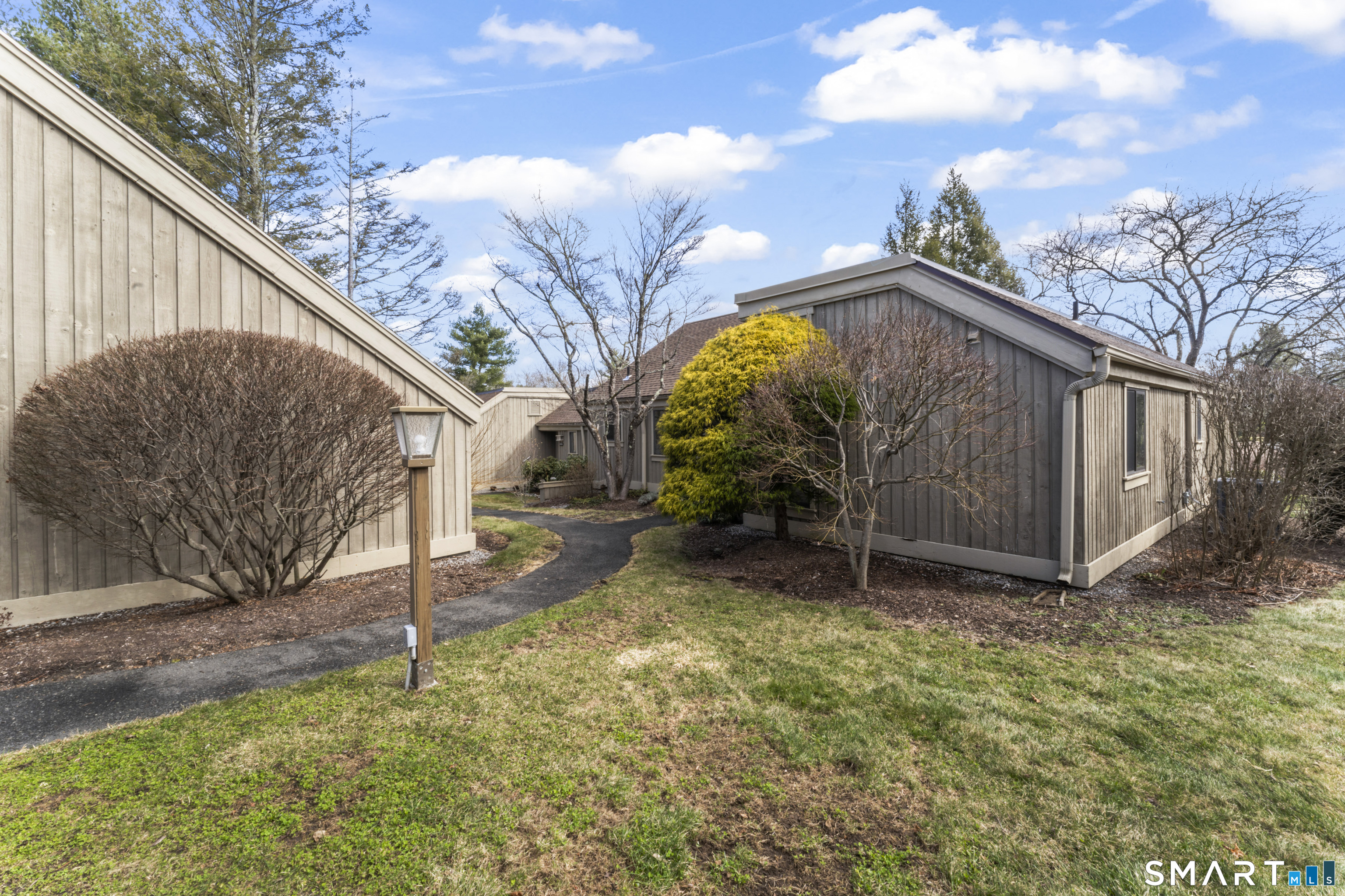 640 Heritage Village B