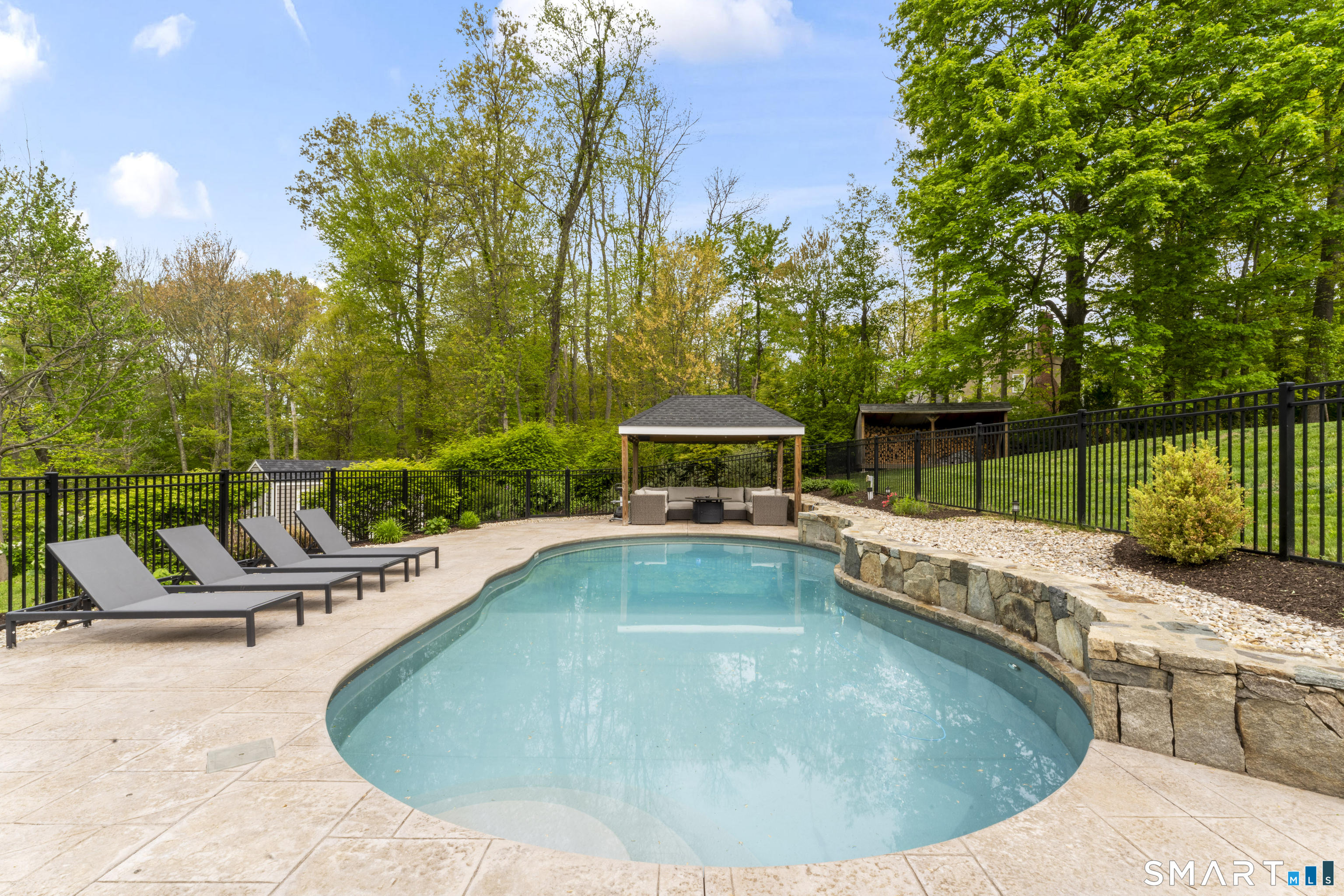 41 Charter Ridge Drive