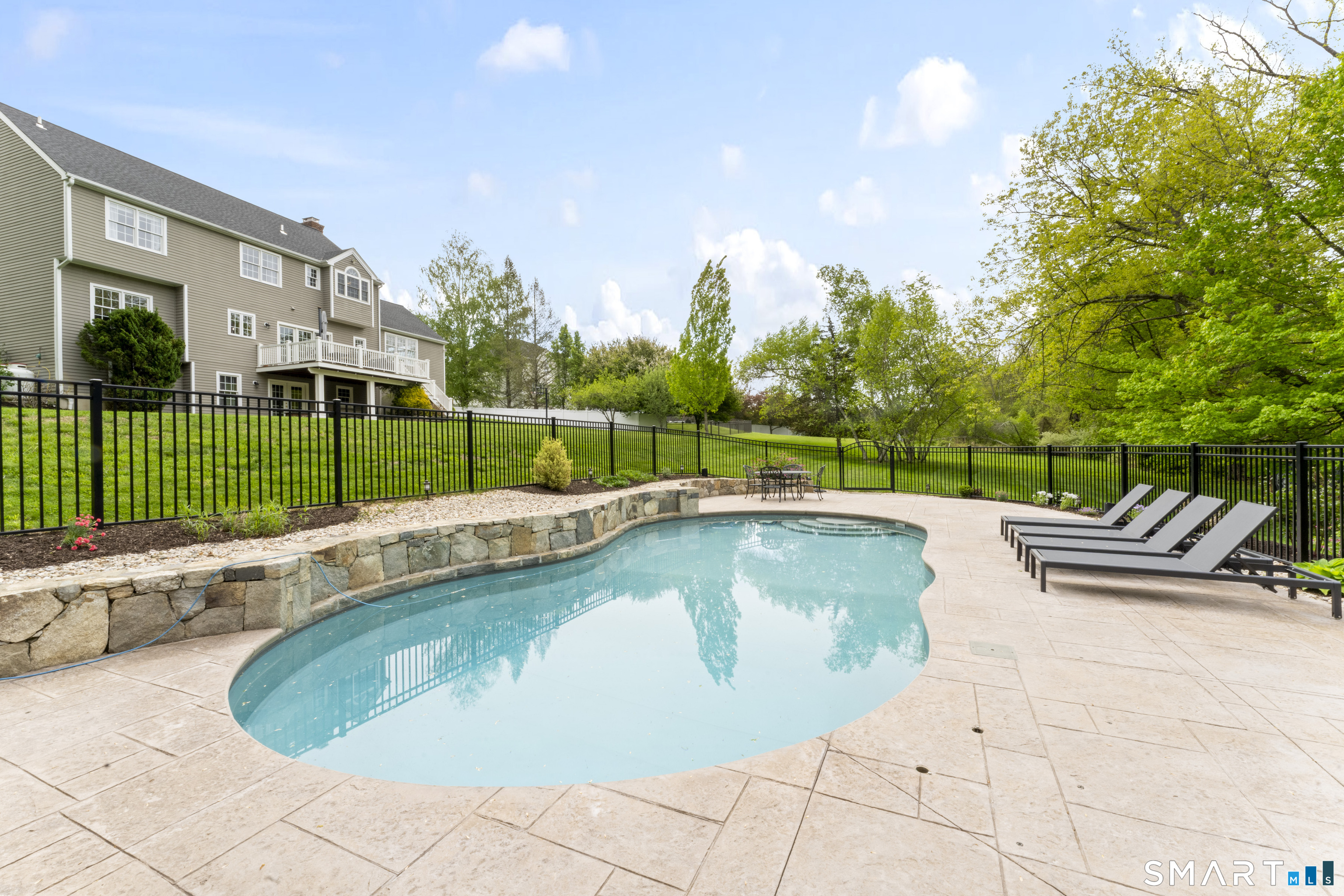 41 Charter Ridge Drive