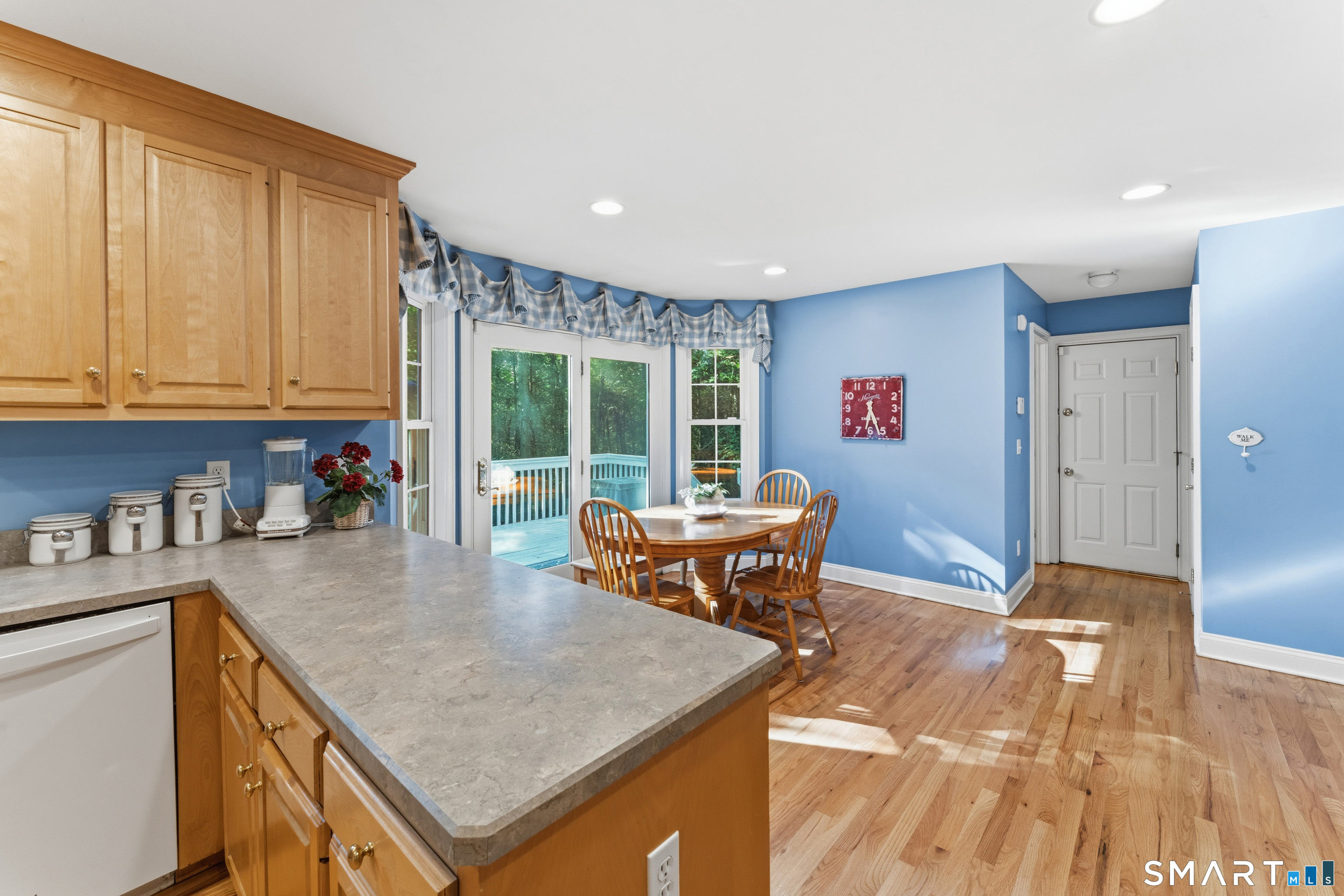 29 Narragansett Trail