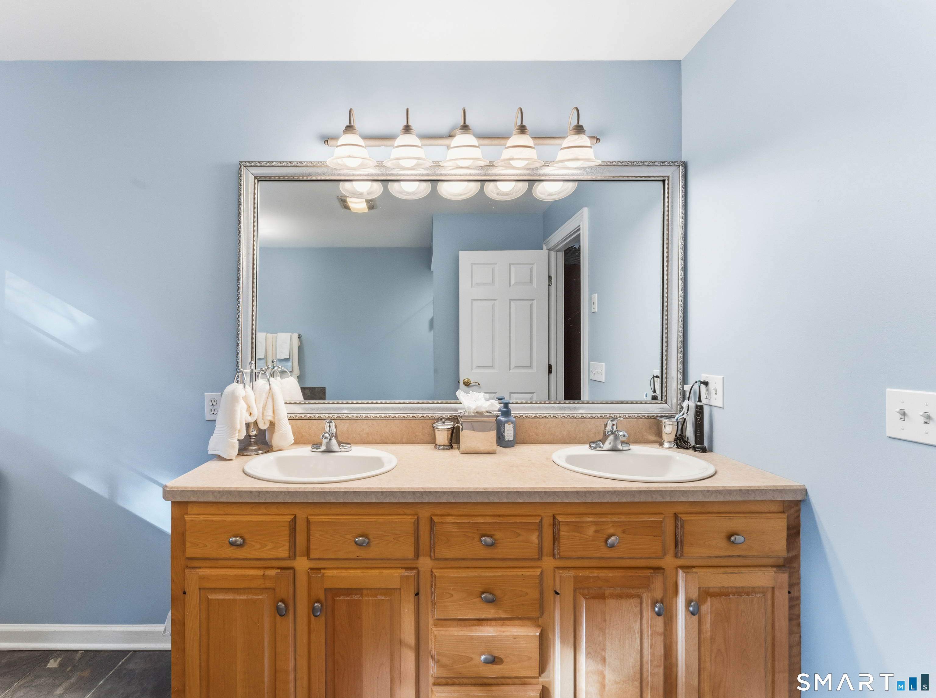 29 Narragansett Trail