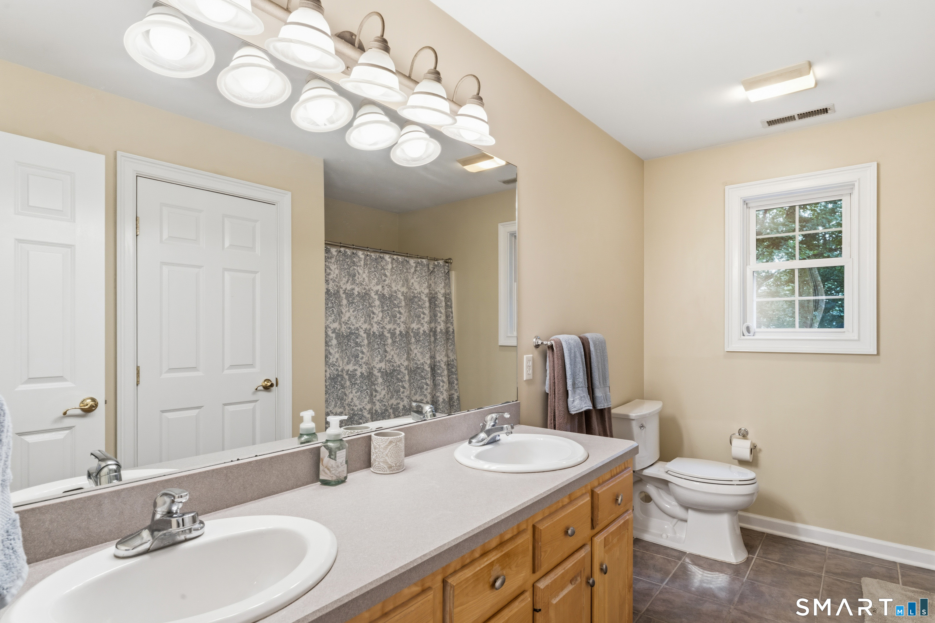 29 Narragansett Trail