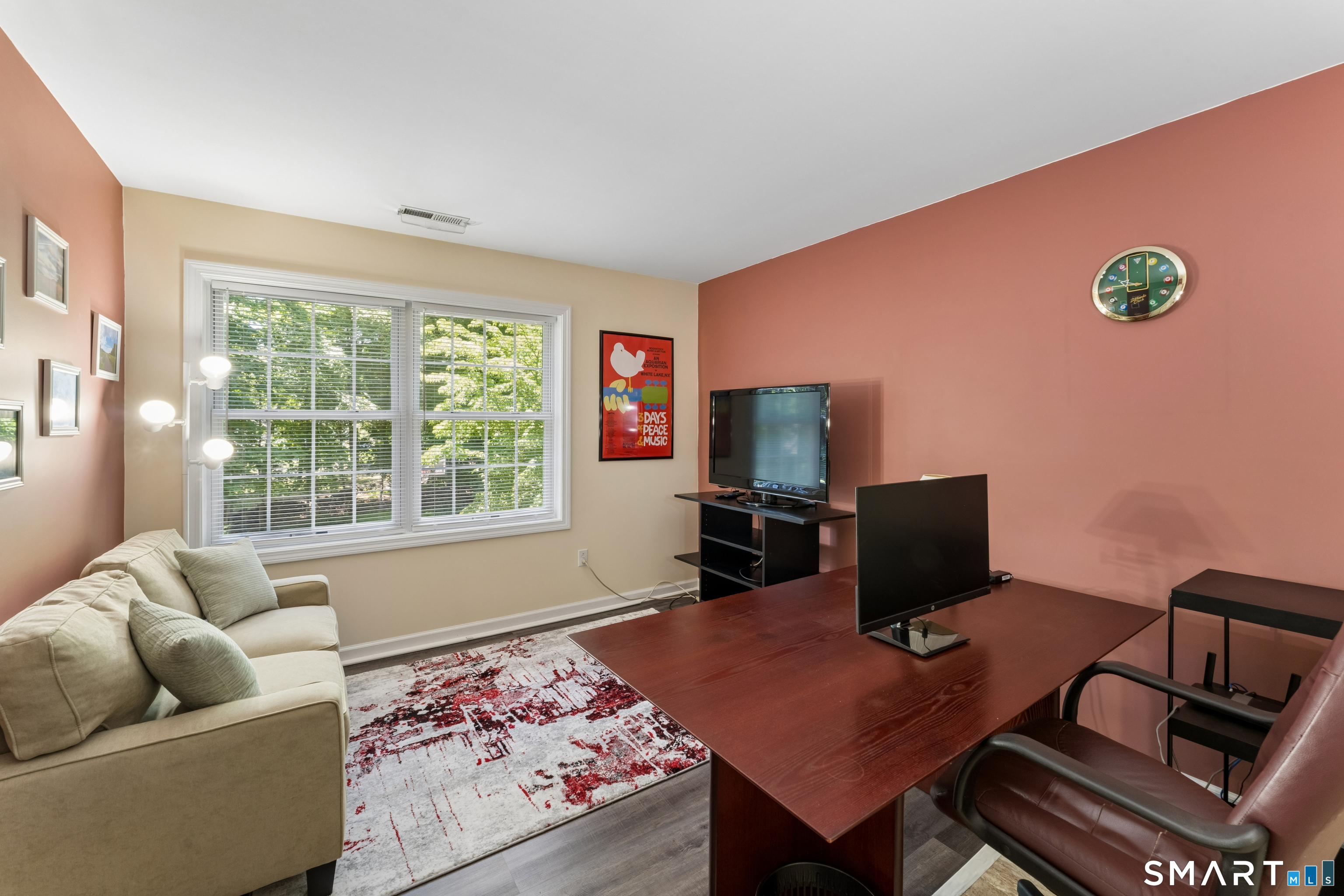 10 Ferris Road