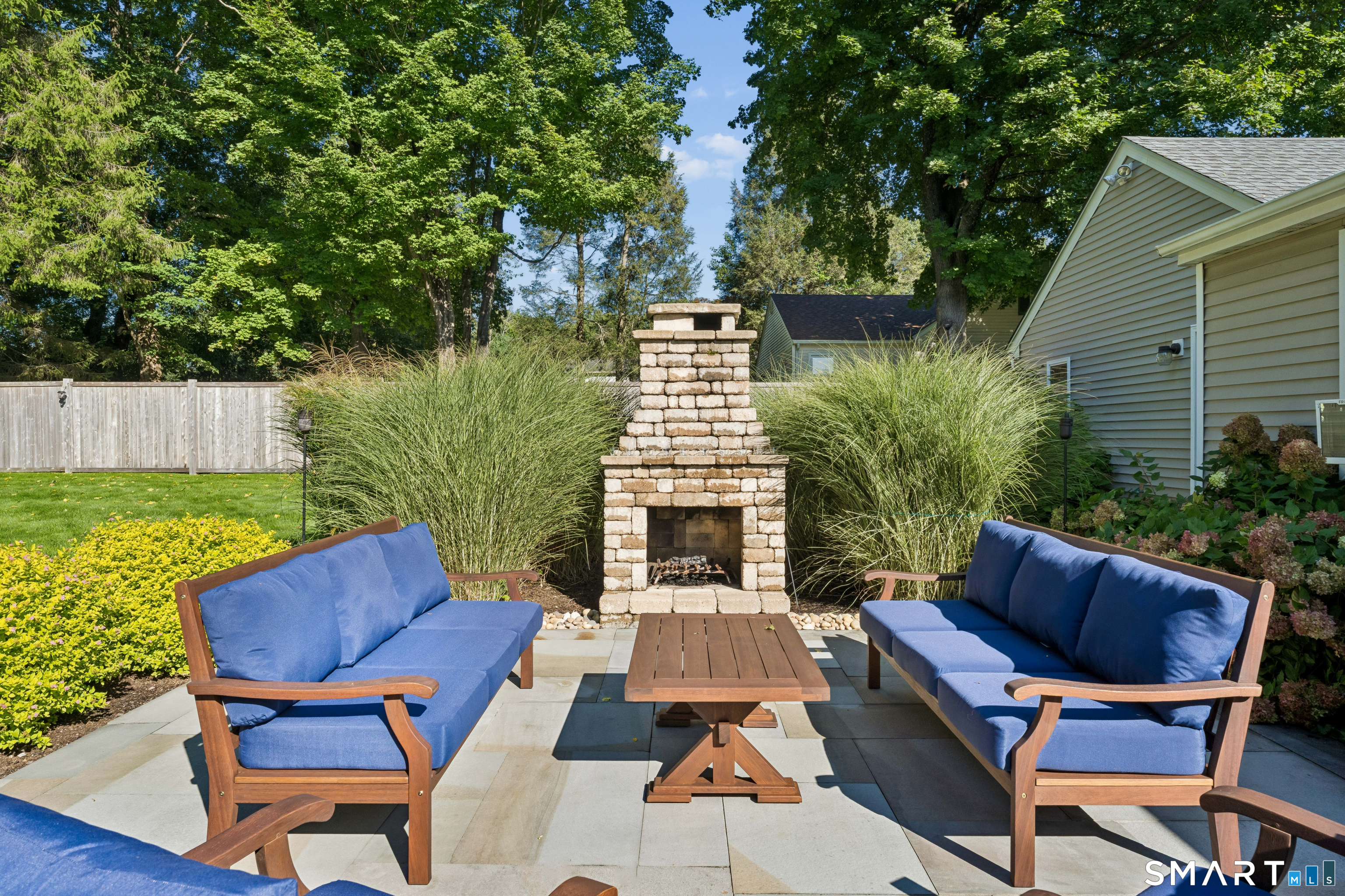 14 Redwood Drive