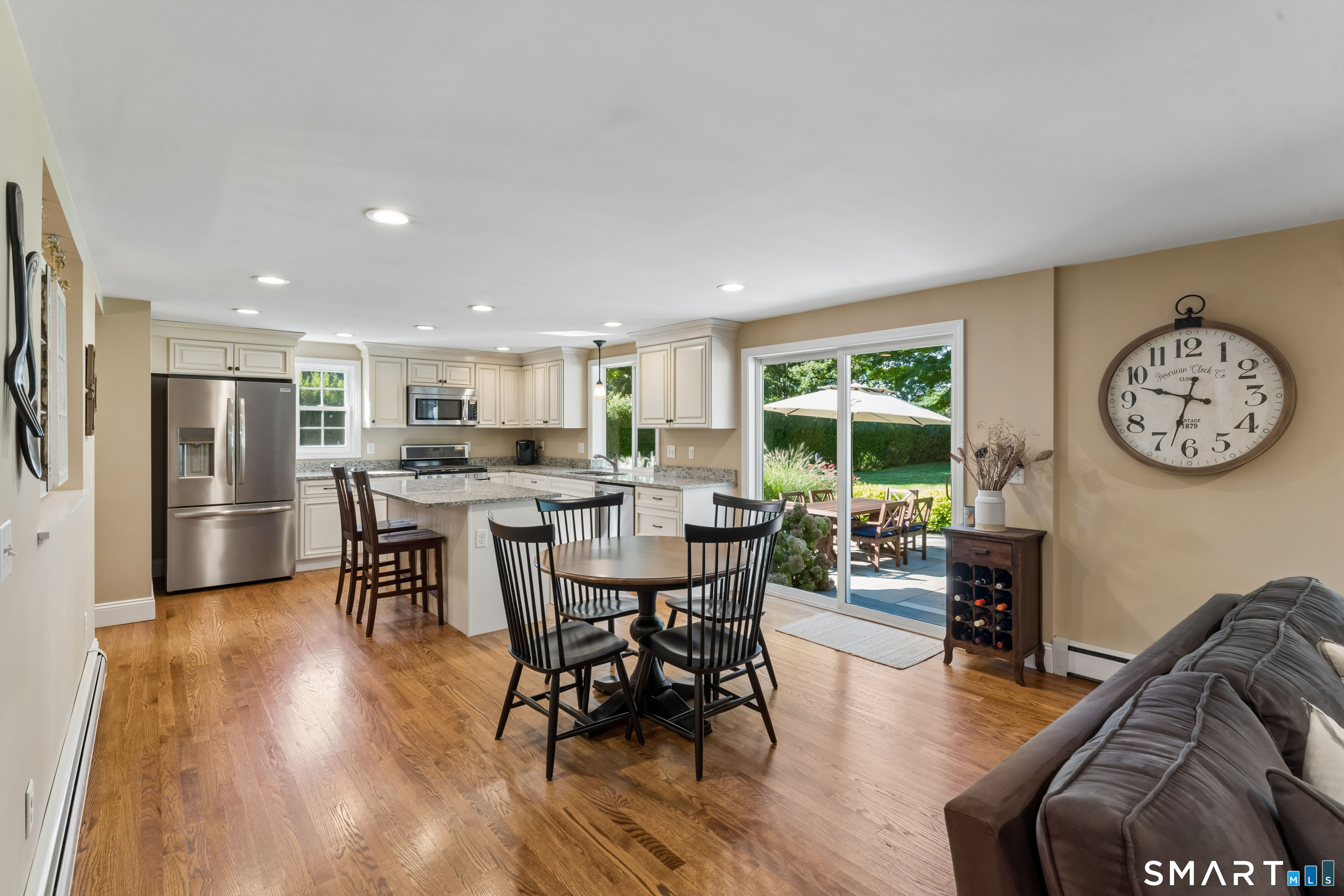 14 Redwood Drive