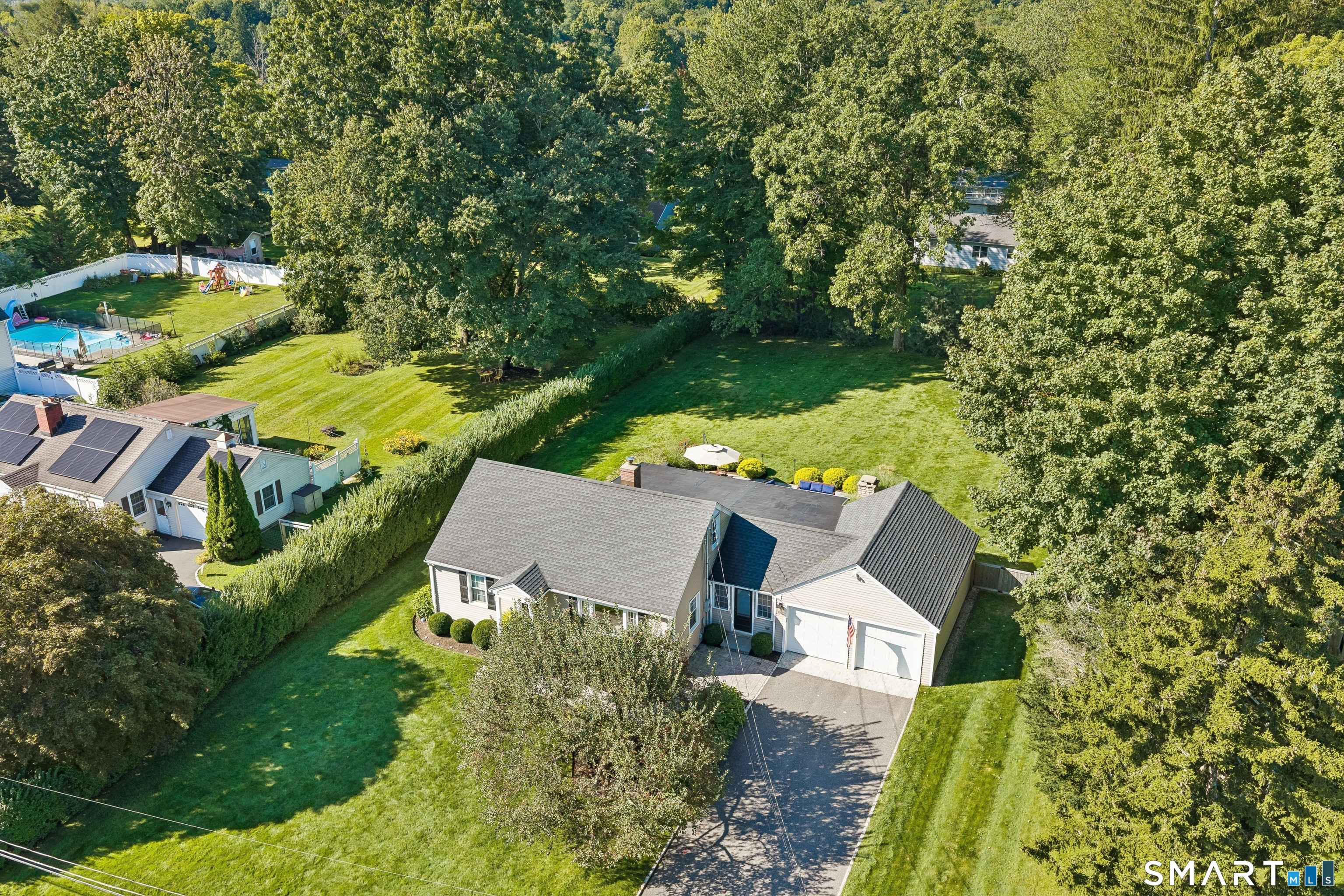 14 Redwood Drive