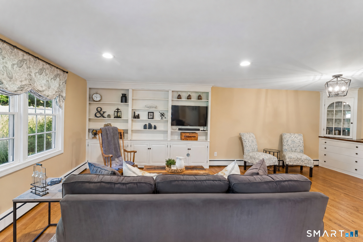 14 Redwood Drive