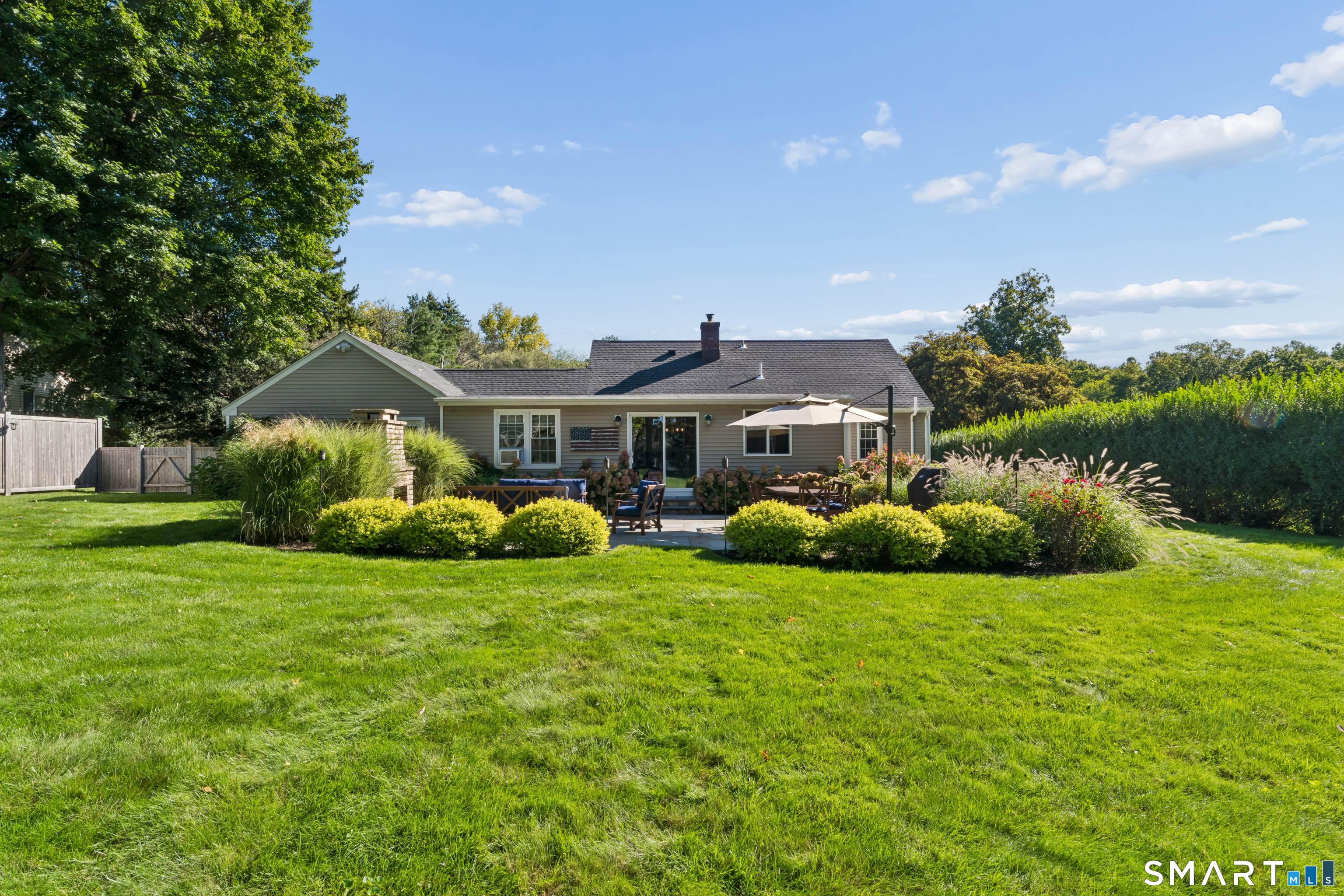 14 Redwood Drive