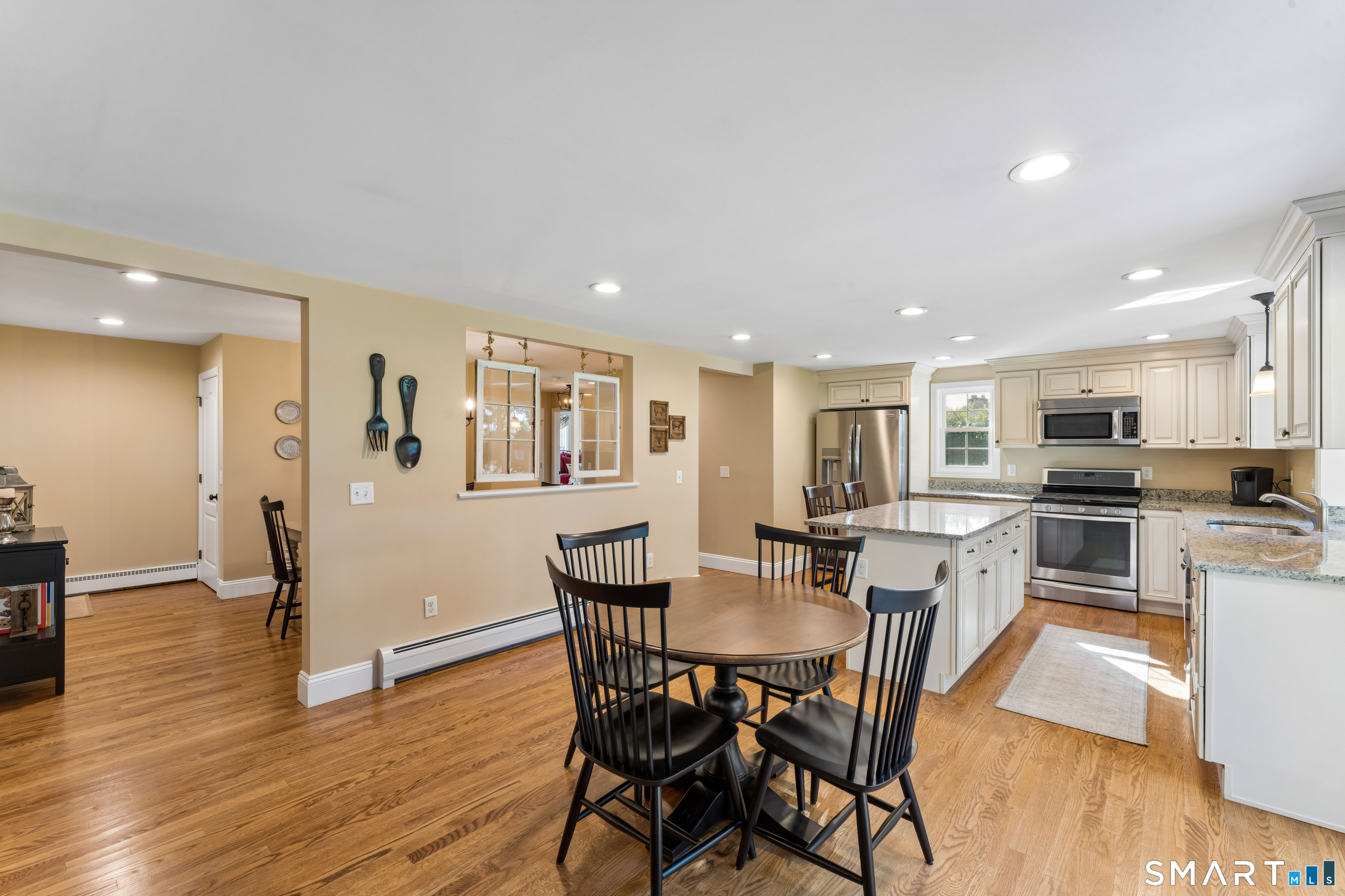 14 Redwood Drive