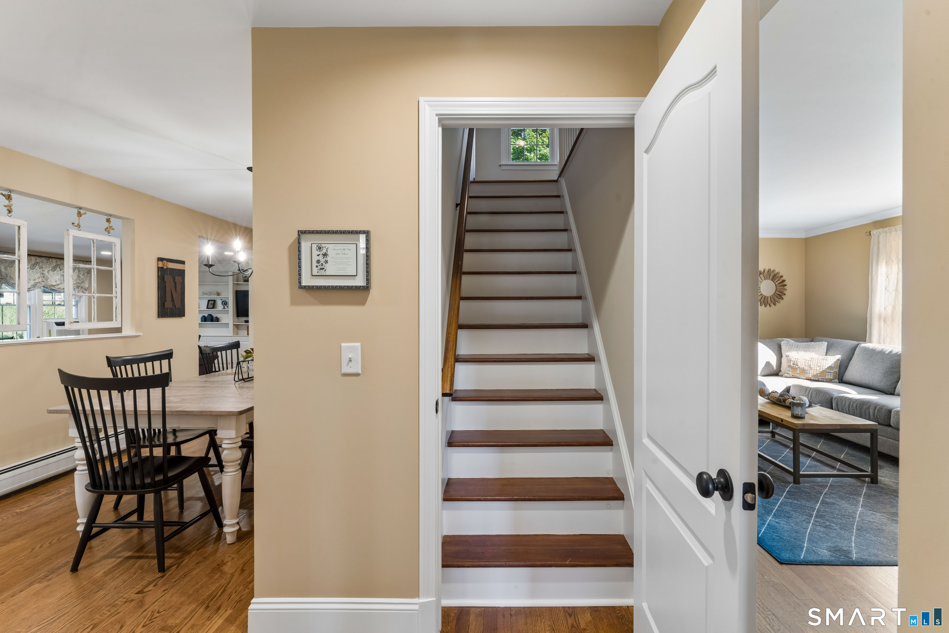 14 Redwood Drive