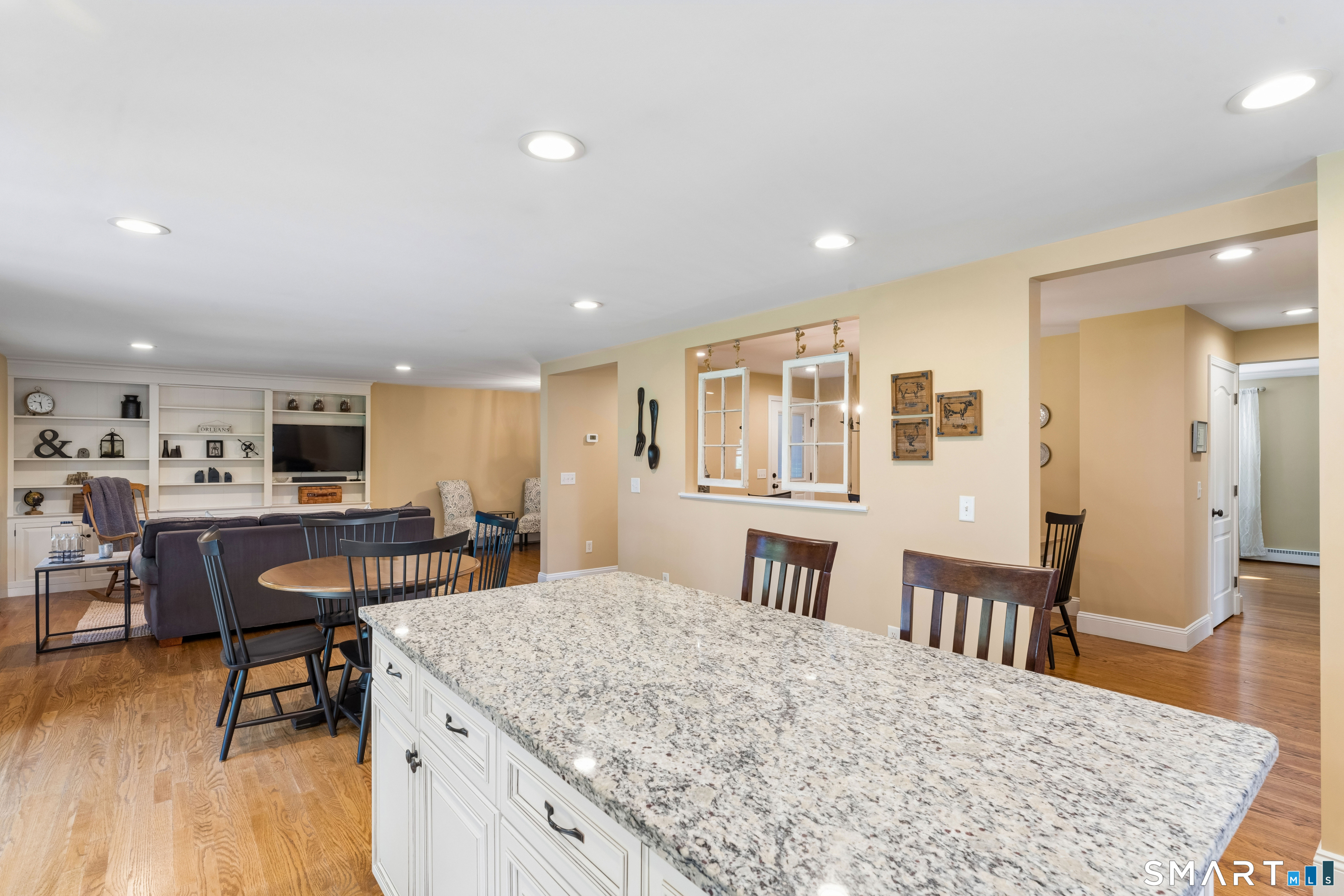 14 Redwood Drive