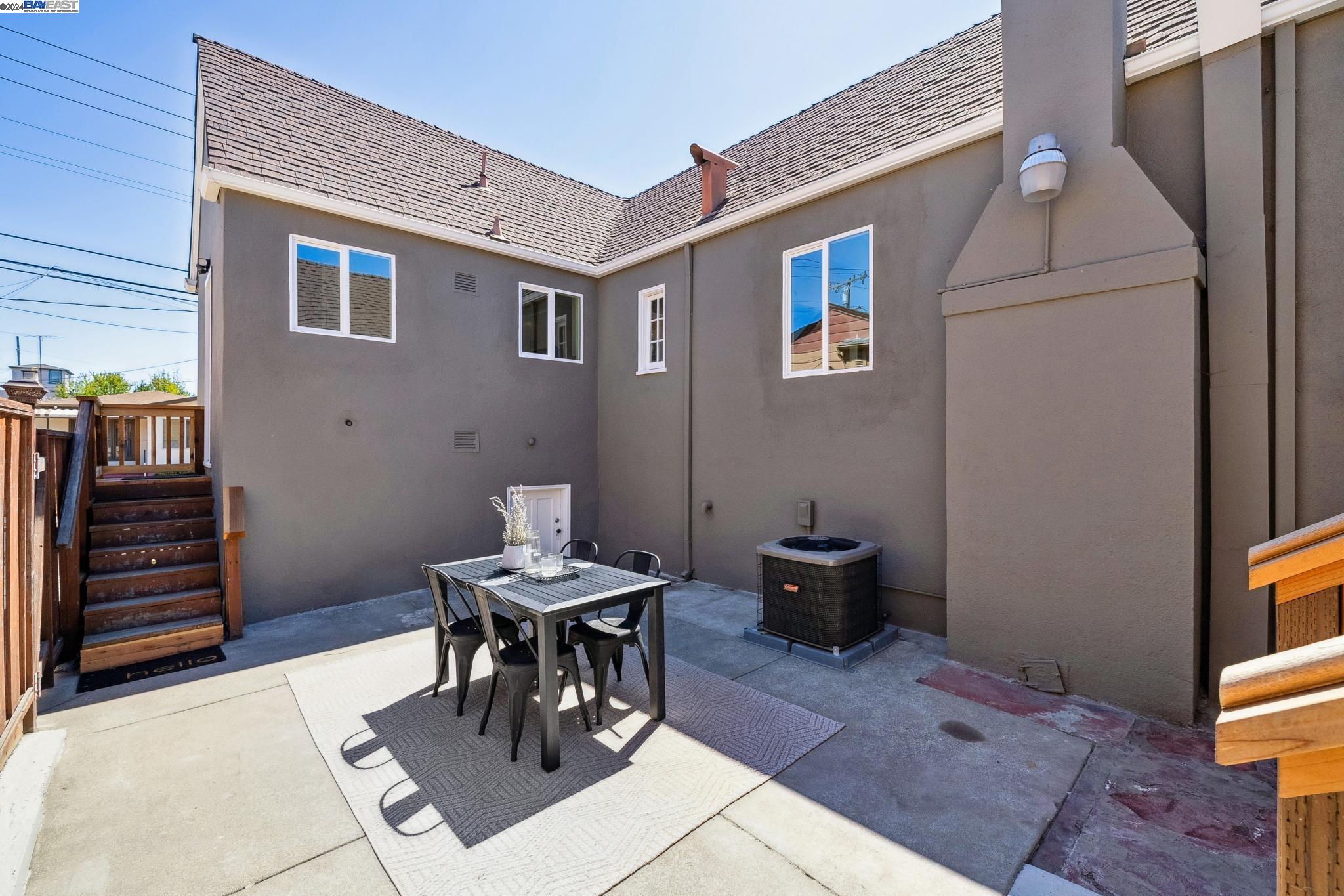 4854 Walnut St
