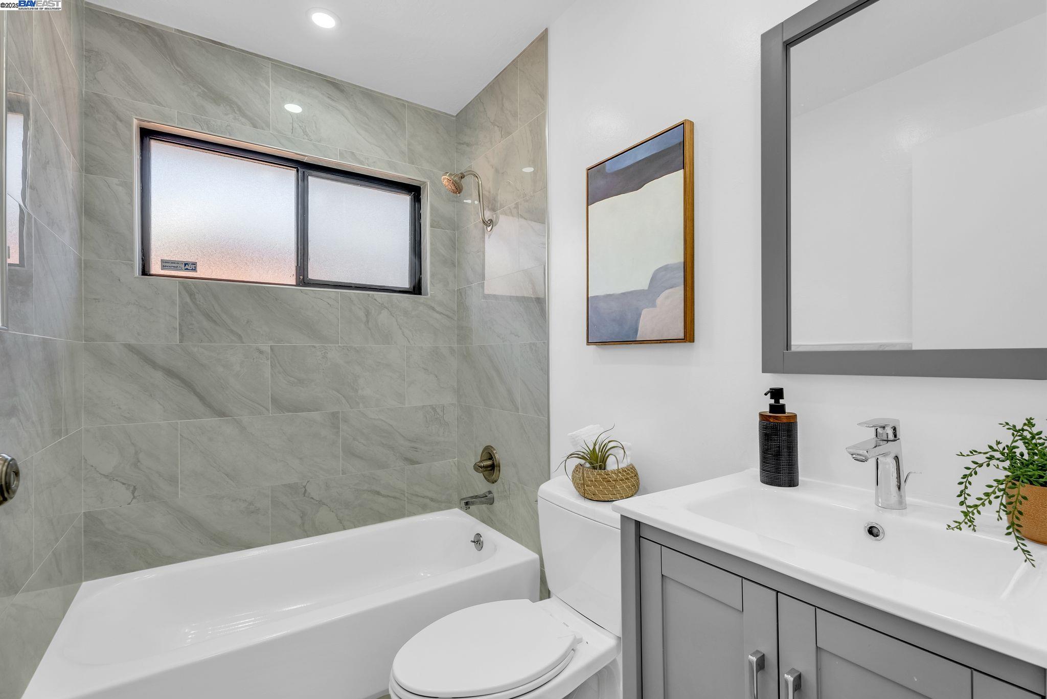 246 Alta Loma Ave