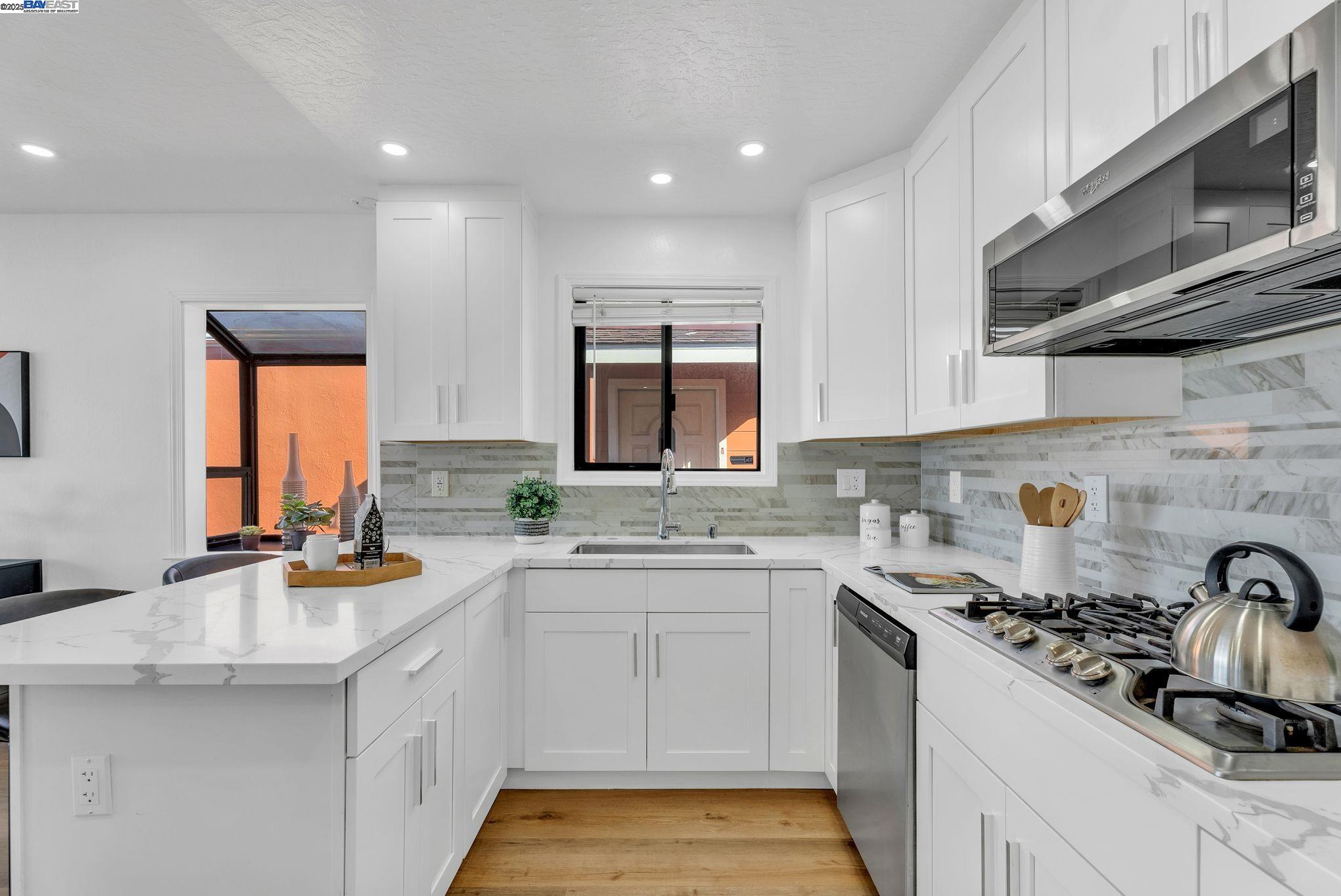 246 Alta Loma Ave