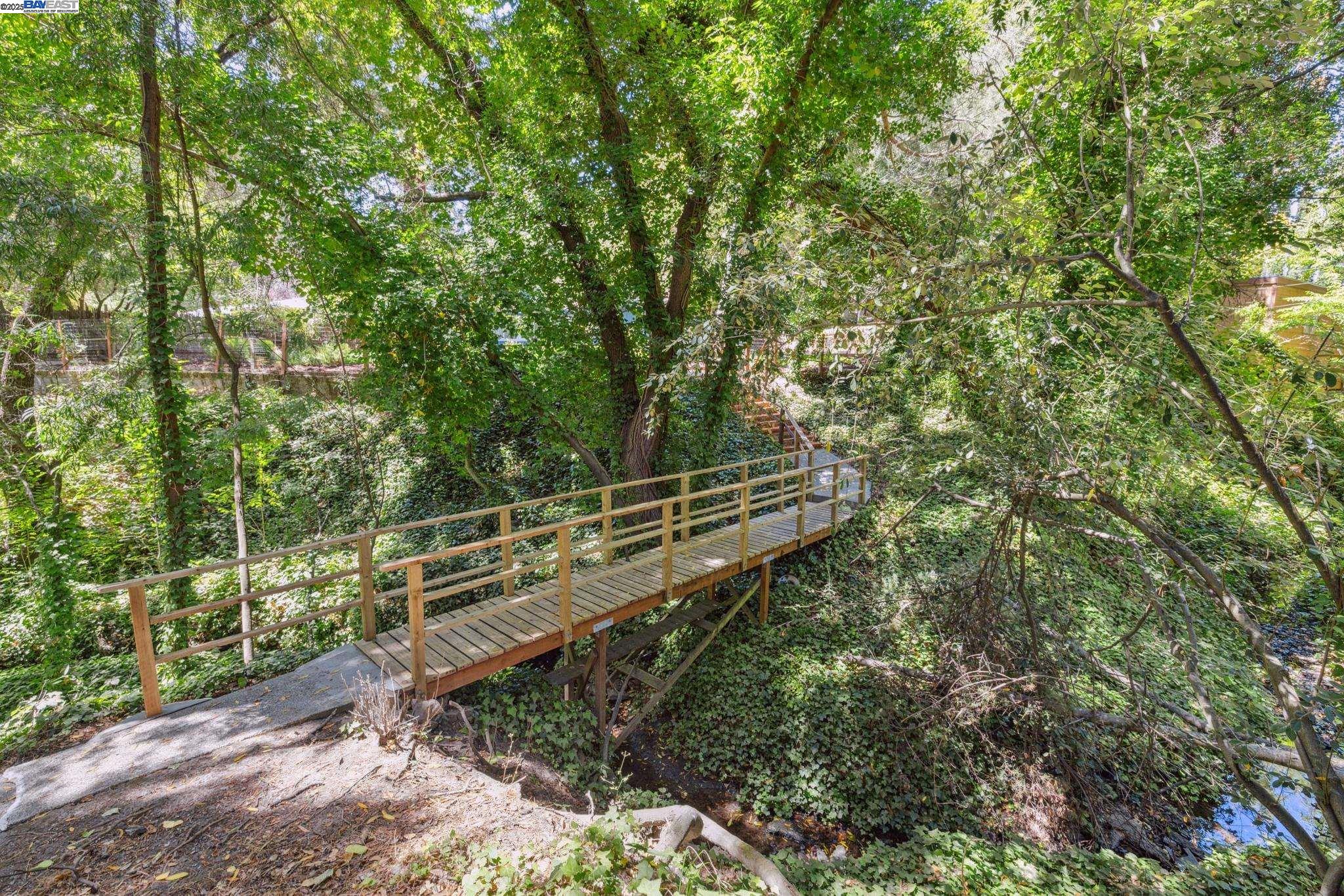 6 Dale Ct