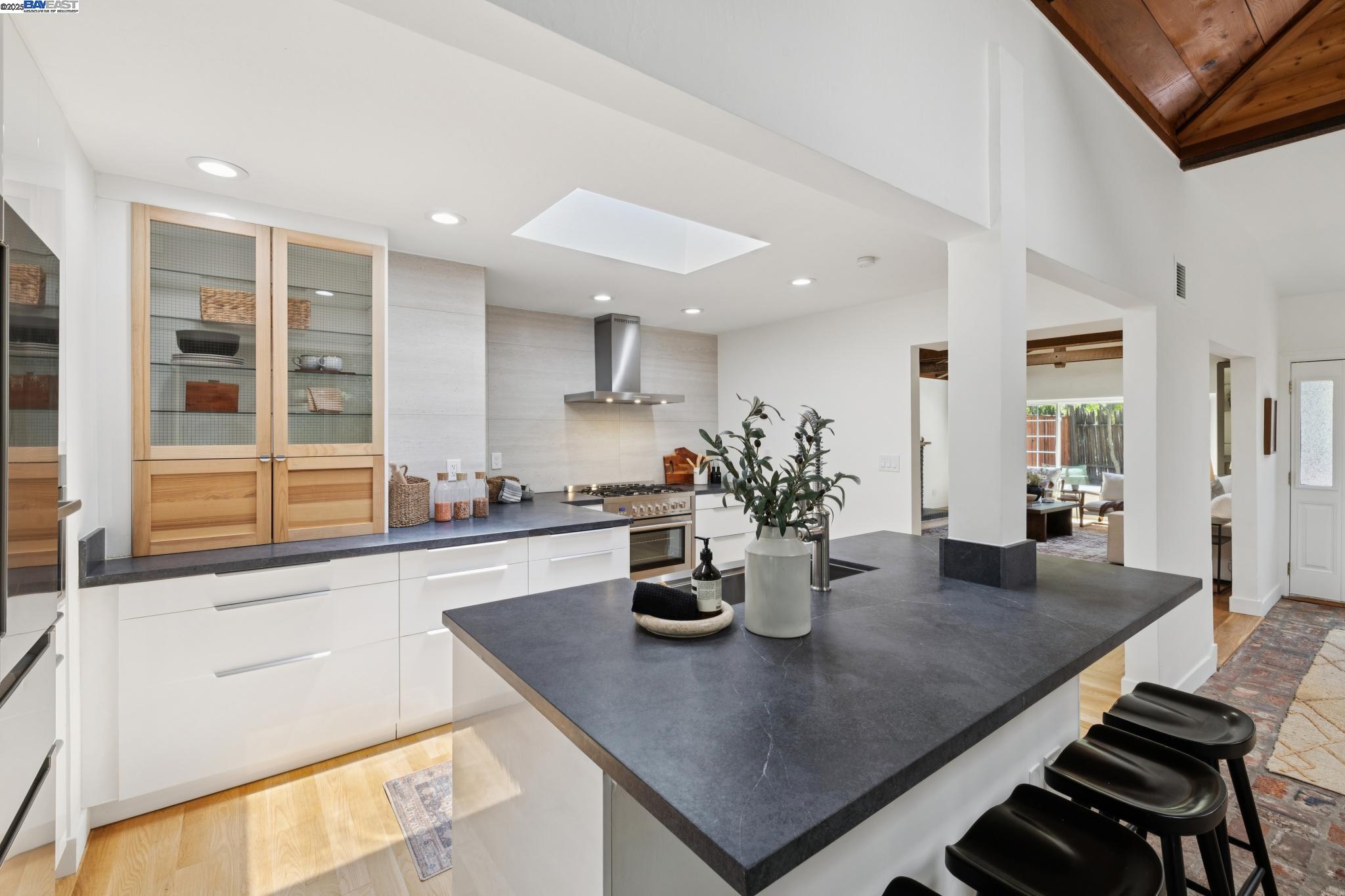 6 Dale Ct