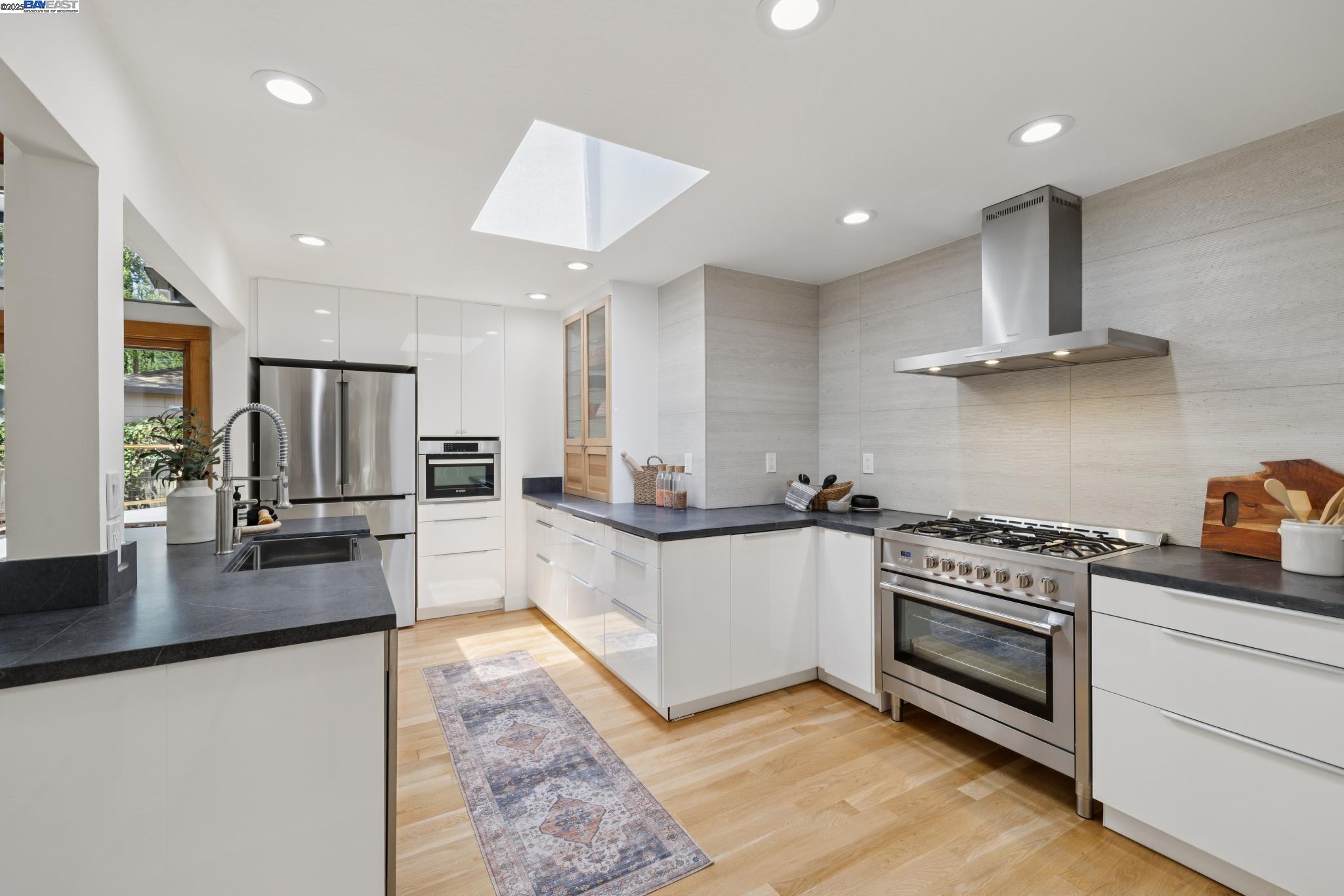 6 Dale Ct