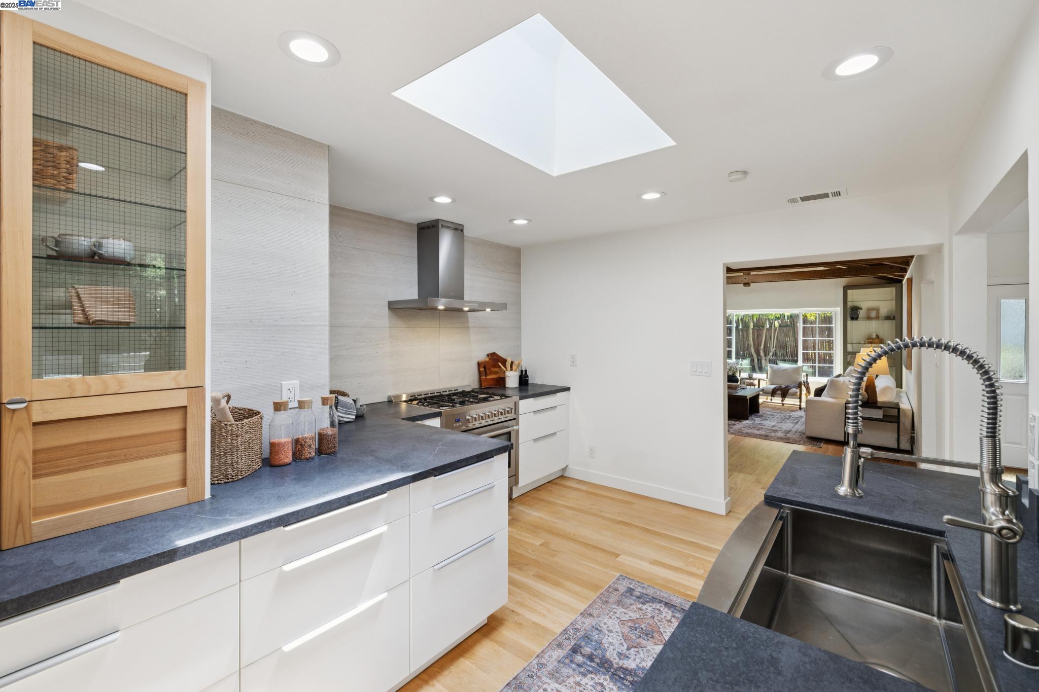 6 Dale Ct