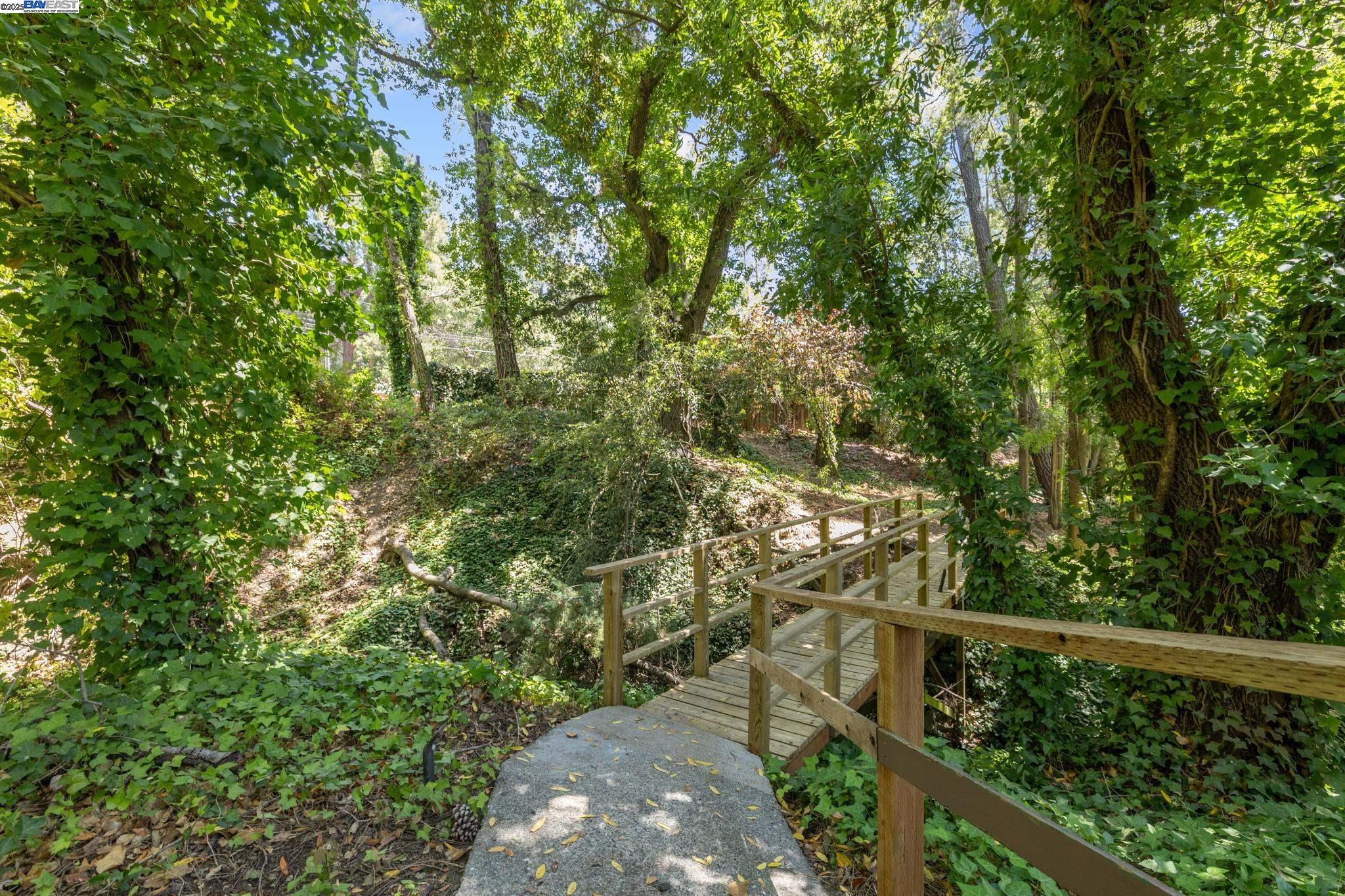 6 Dale Ct