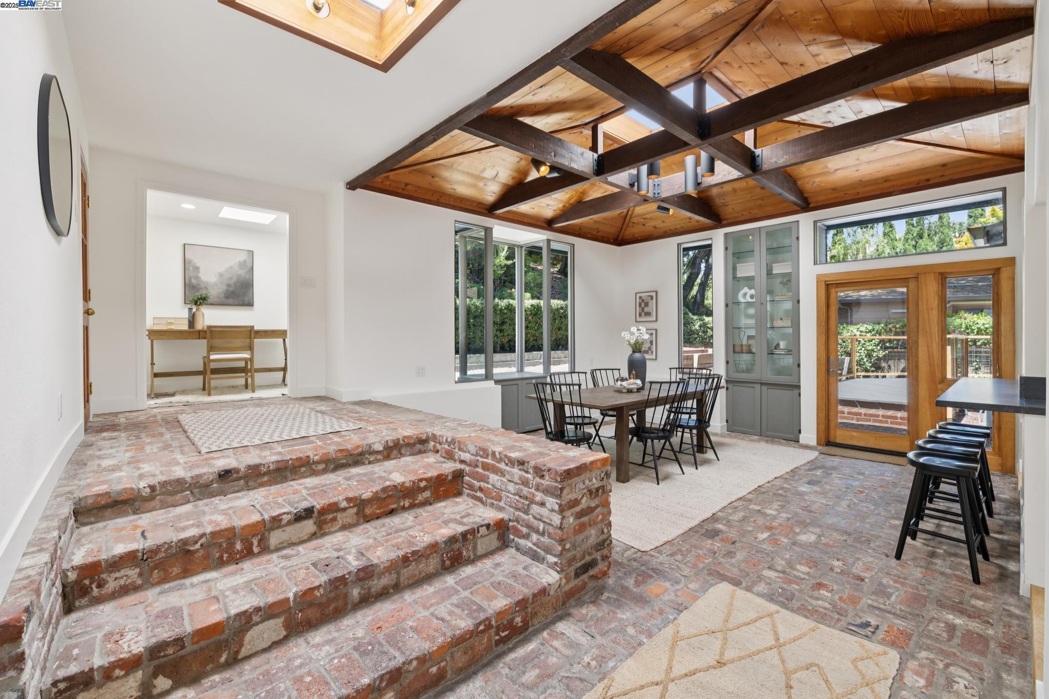 6 Dale Ct