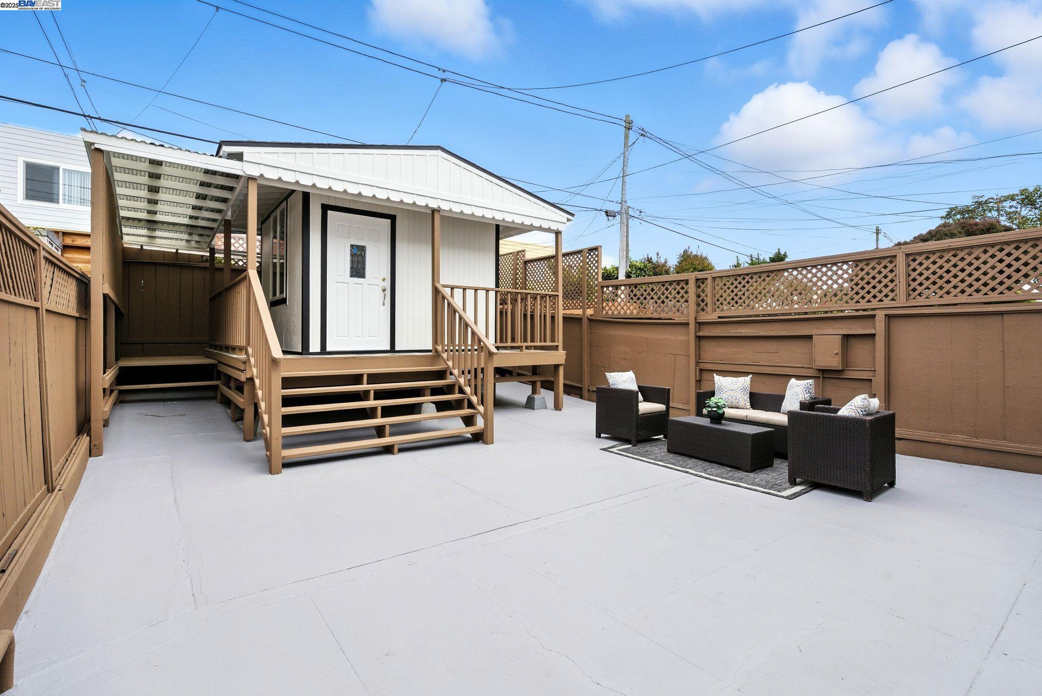 24 Riverton Dr