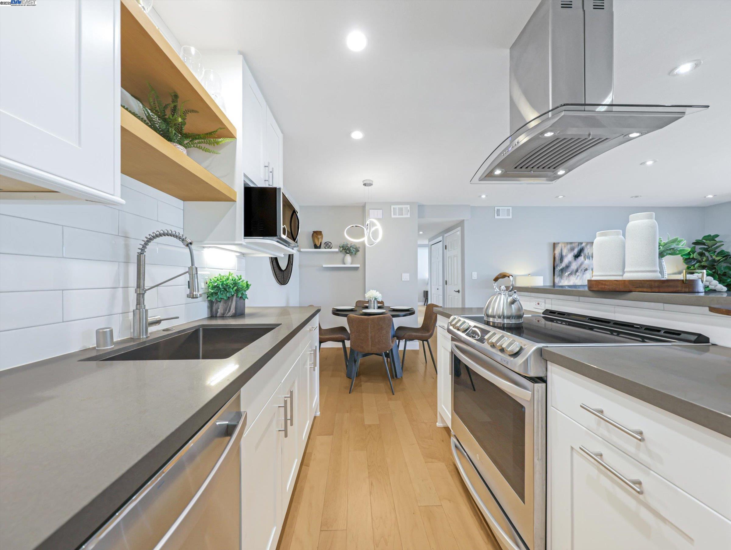 44 Lodato Ave Apt 212