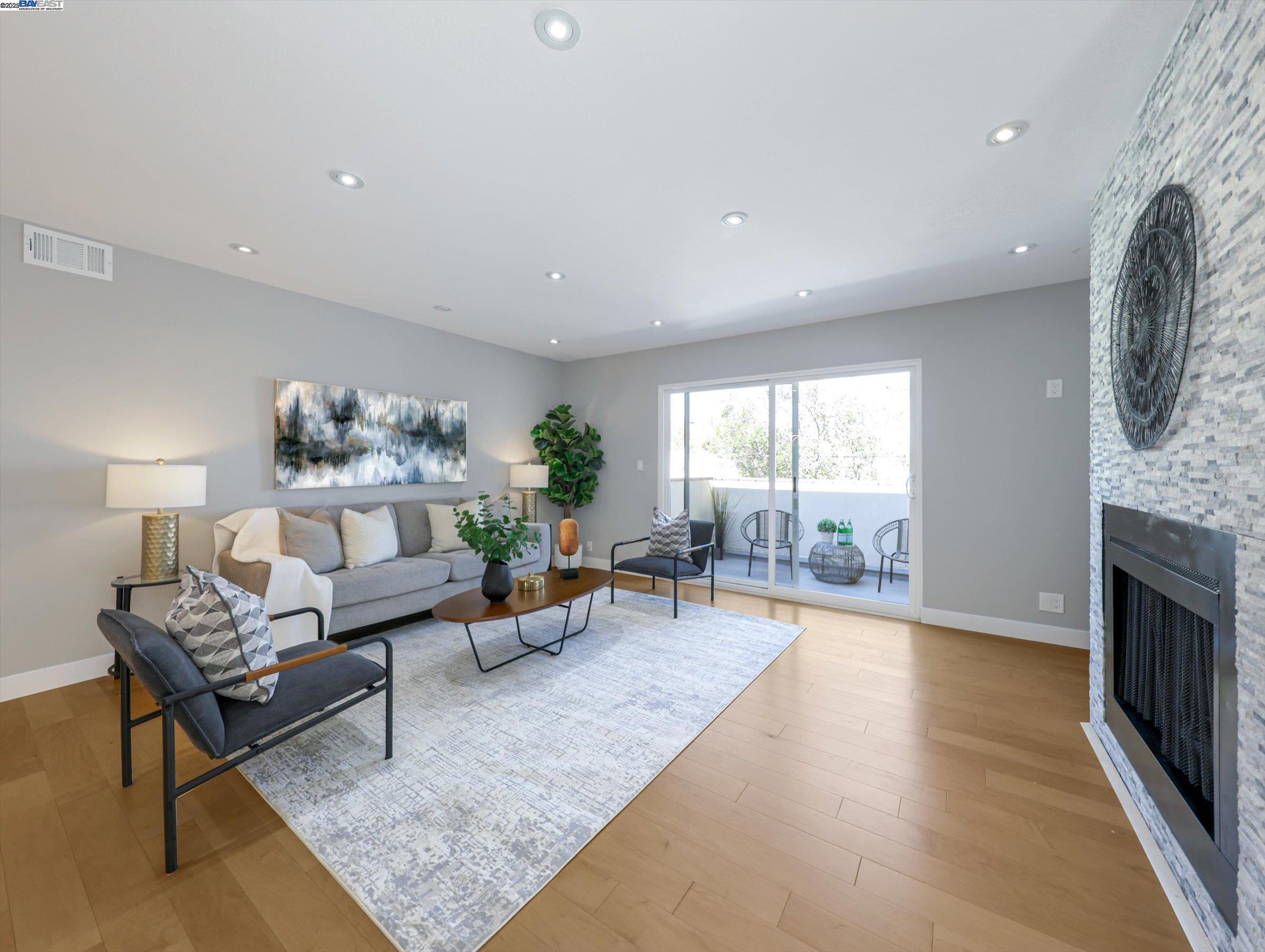 44 Lodato Ave Apt 212