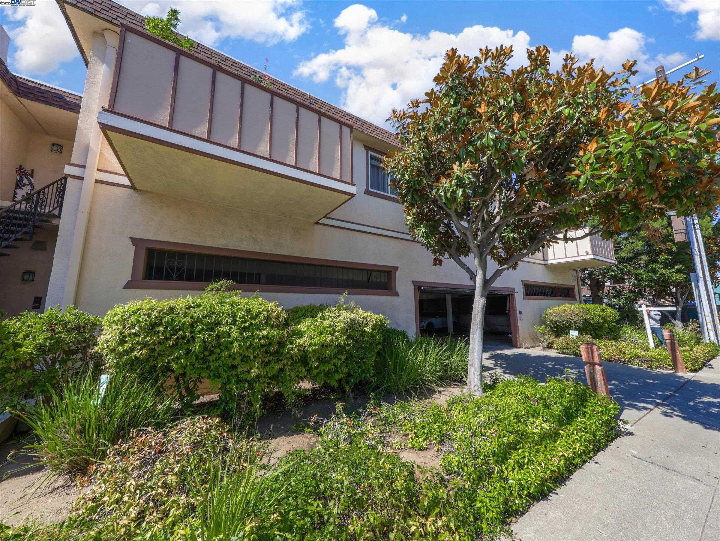 44 Lodato Ave Apt 212