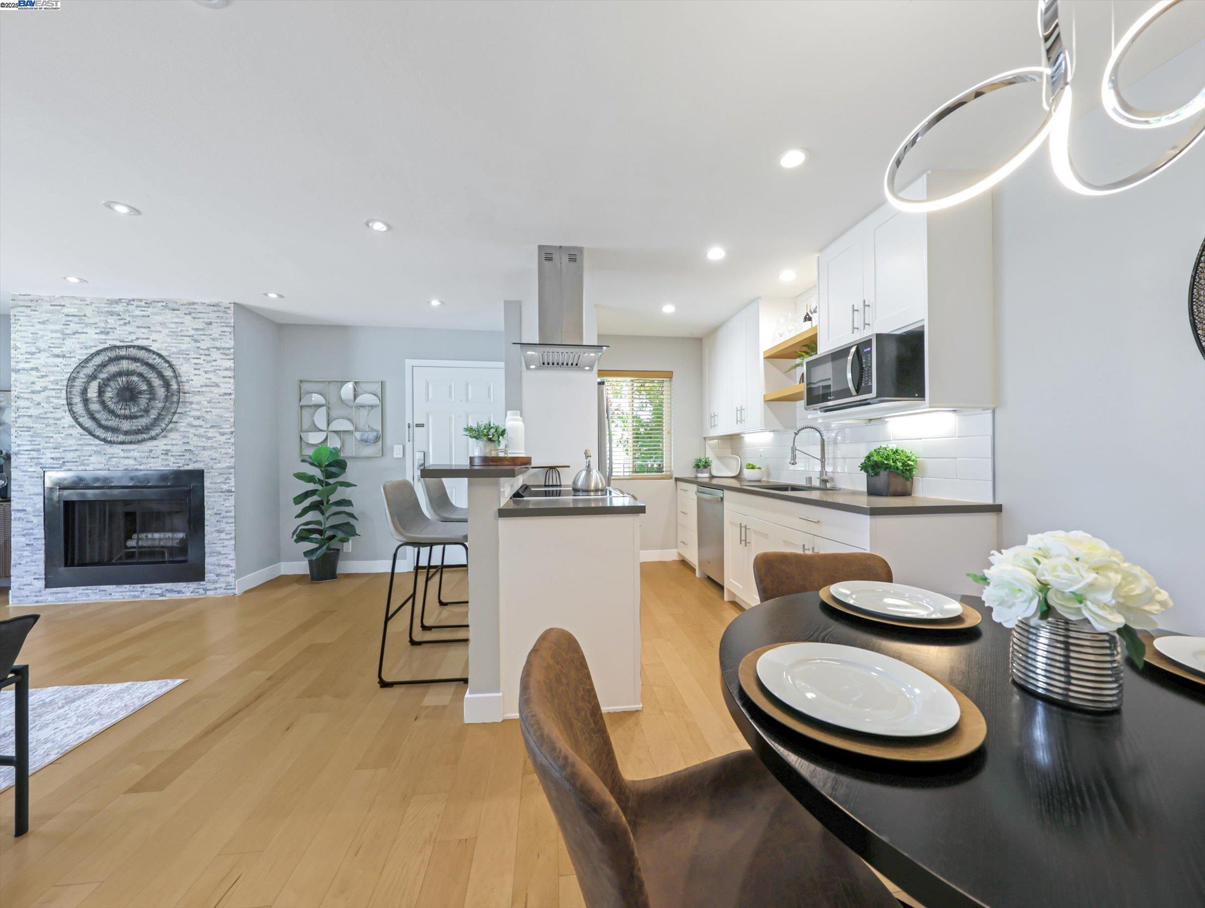44 Lodato Ave Apt 212