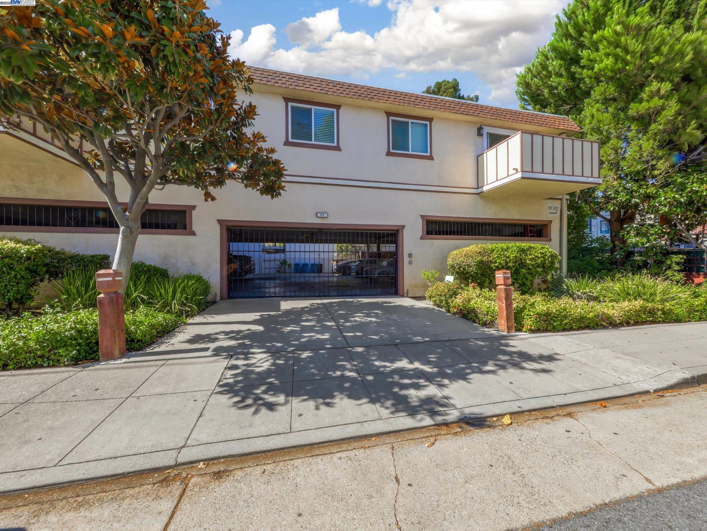 44 Lodato Ave Apt 212