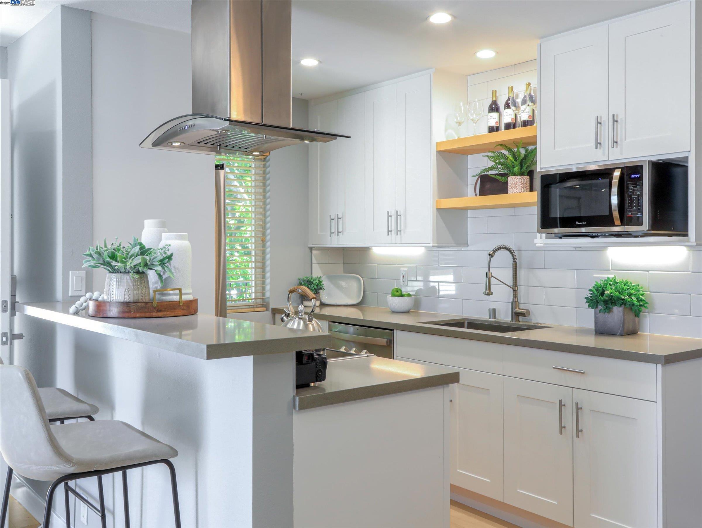 44 Lodato Ave Apt 212