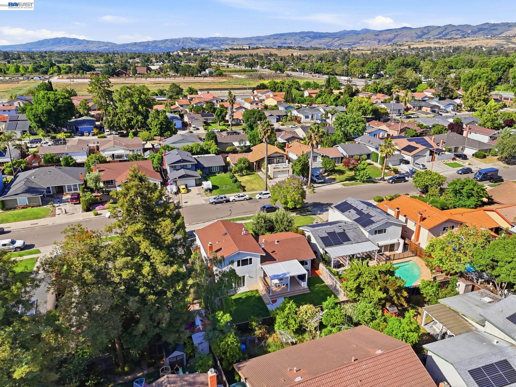 338 Avenida Nogales