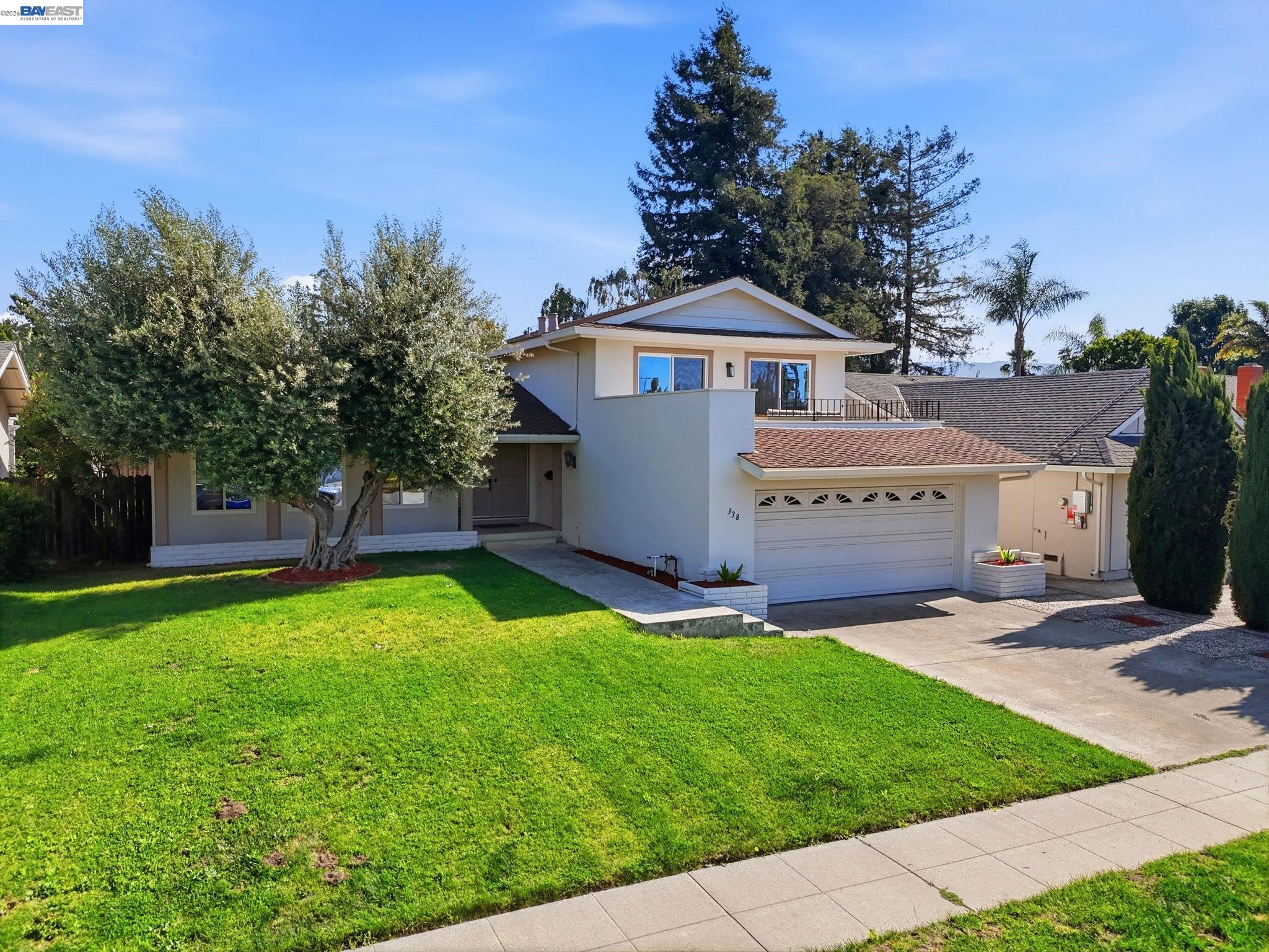 338 Avenida Nogales