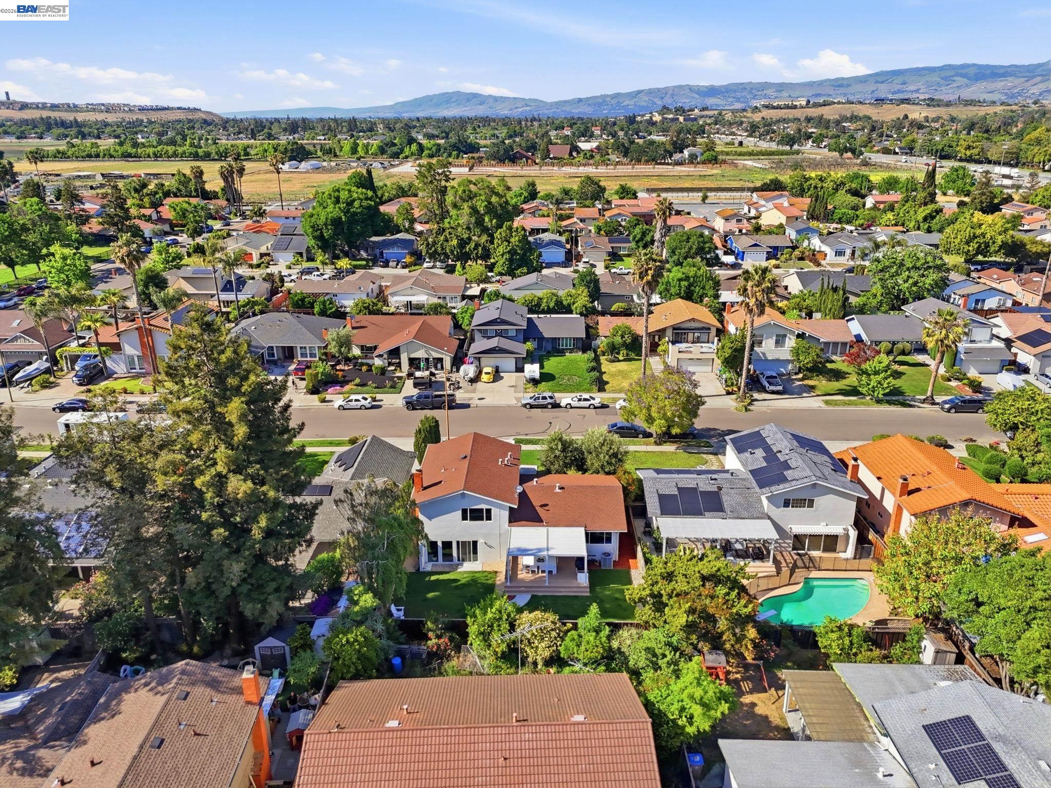 338 Avenida Nogales