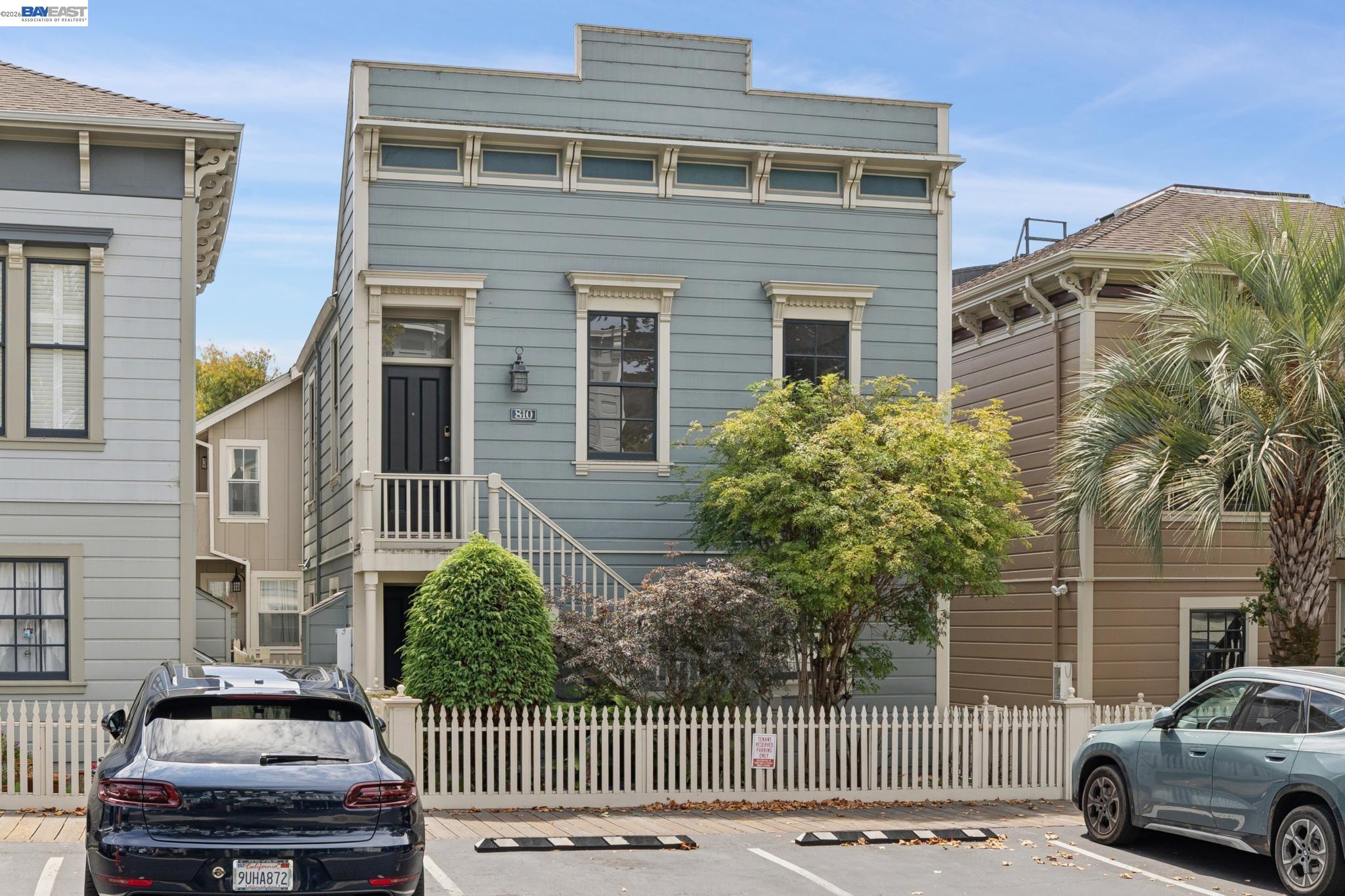 800 Delaware Street # 1020