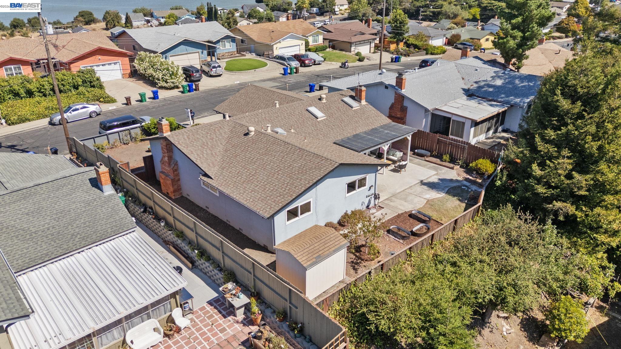 1201 Belfair Dr