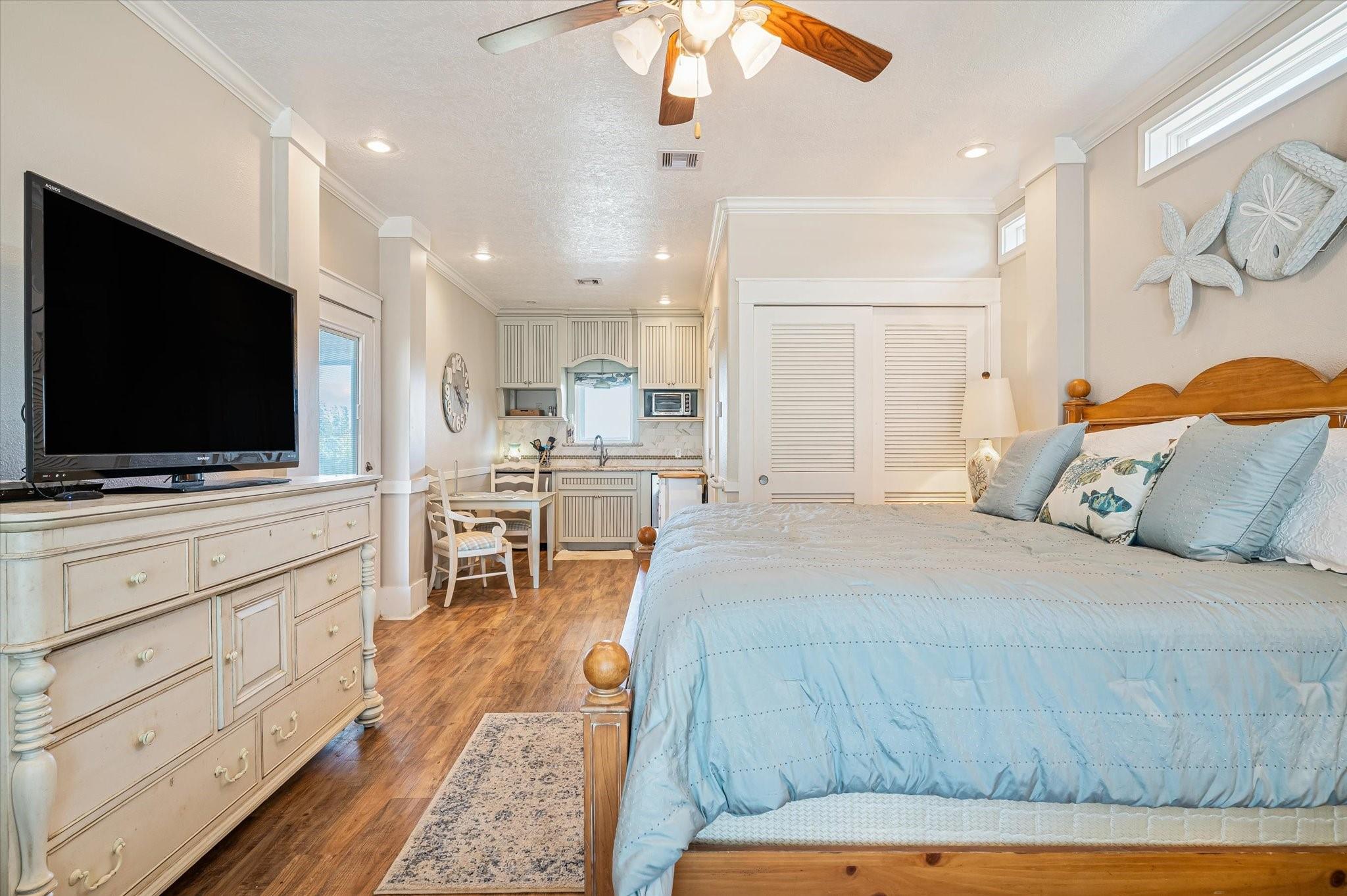 4040 Biscayne Beach Road