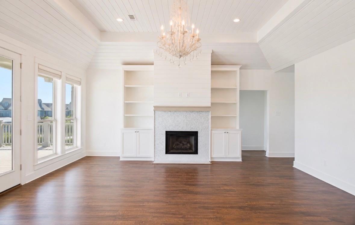 713 Sara Way