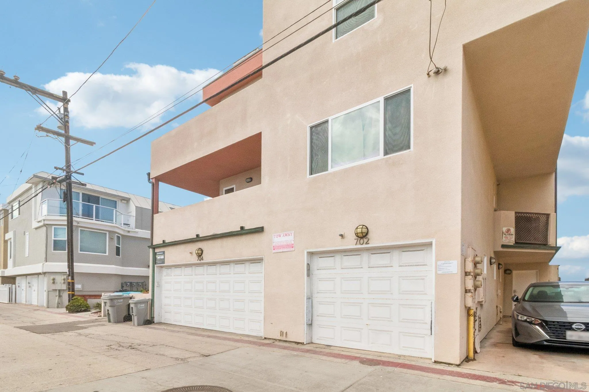 702 Monterey Ct.