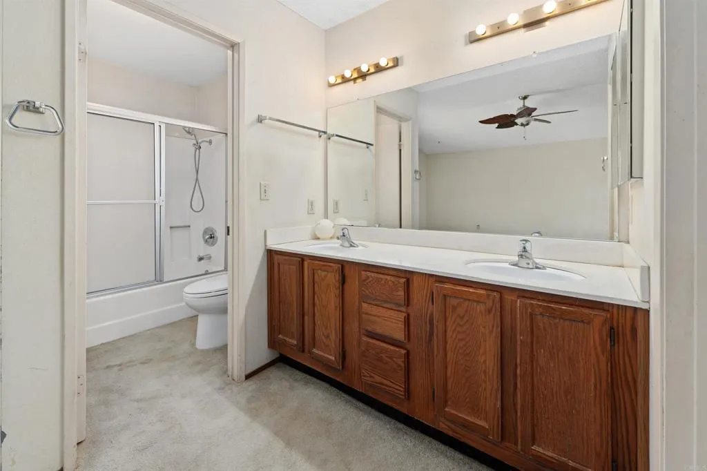 2992 Lexington Circle