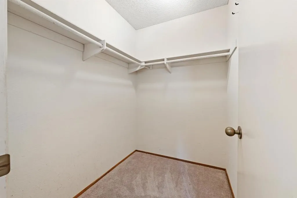 2992 Lexington Circle