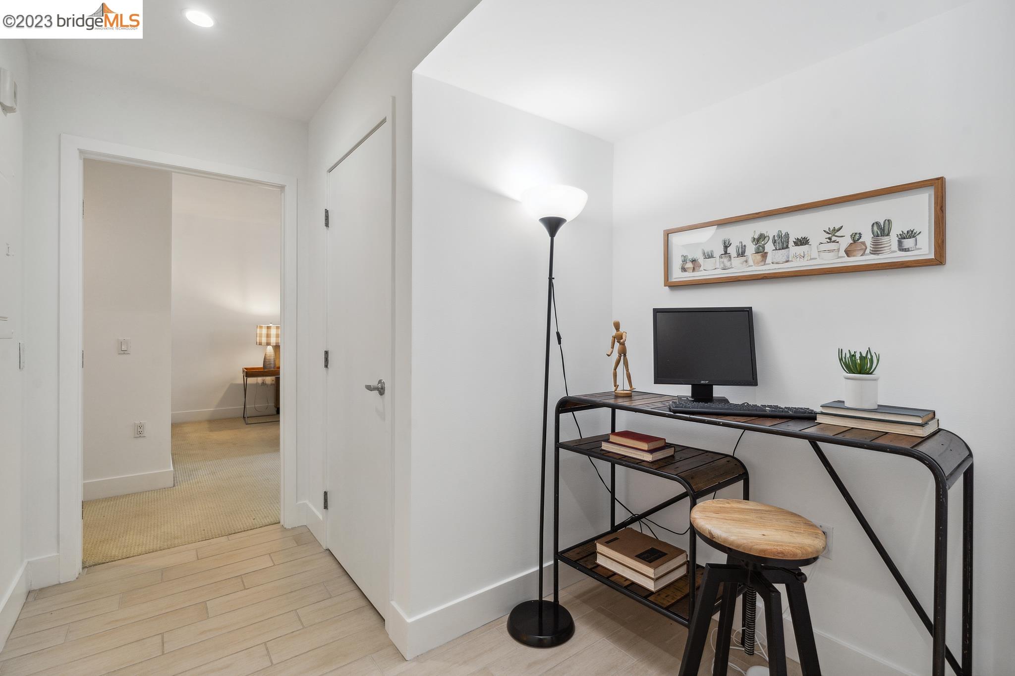 438 W Grand Ave # 520