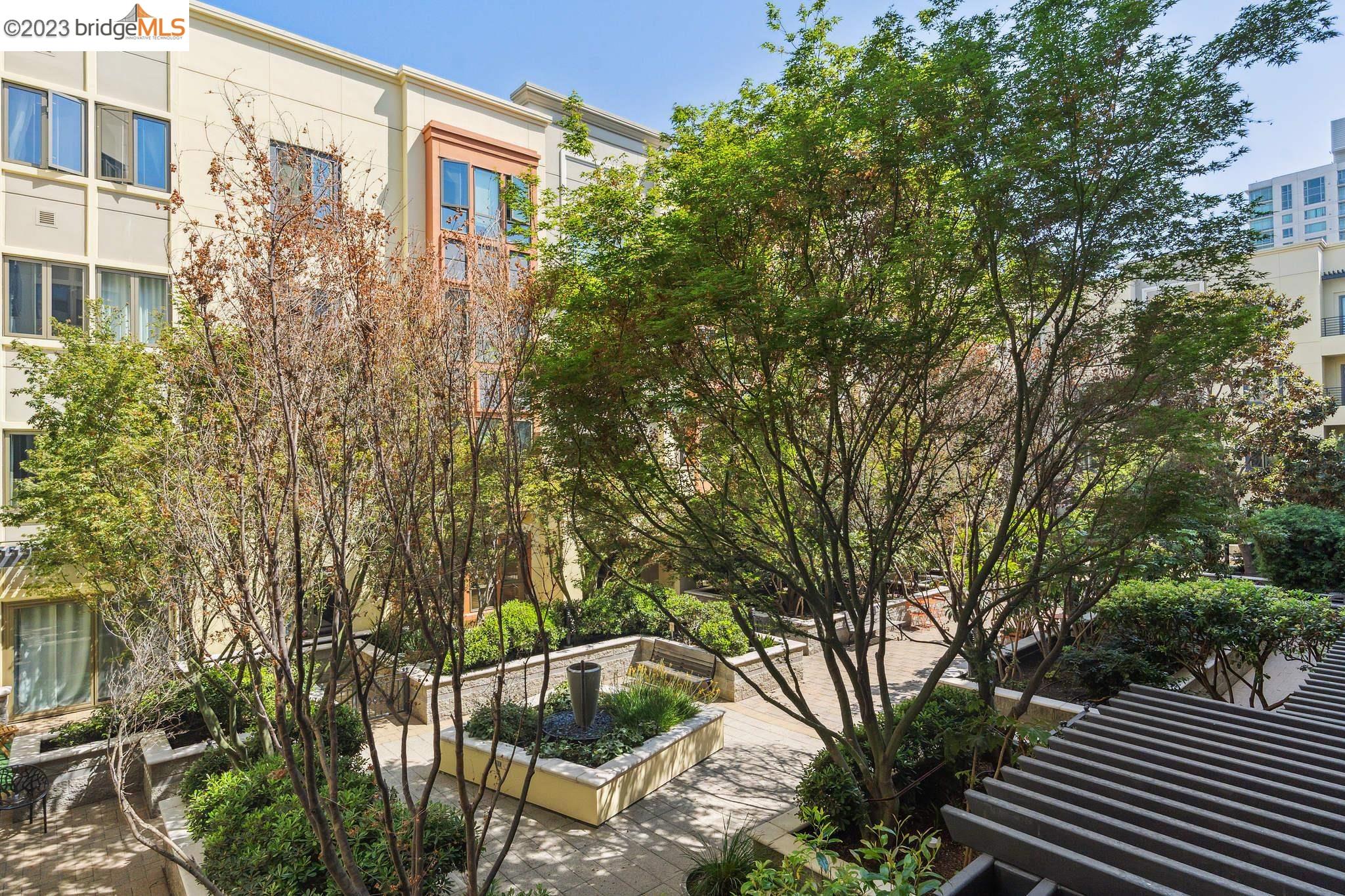 438 W Grand Ave # 520