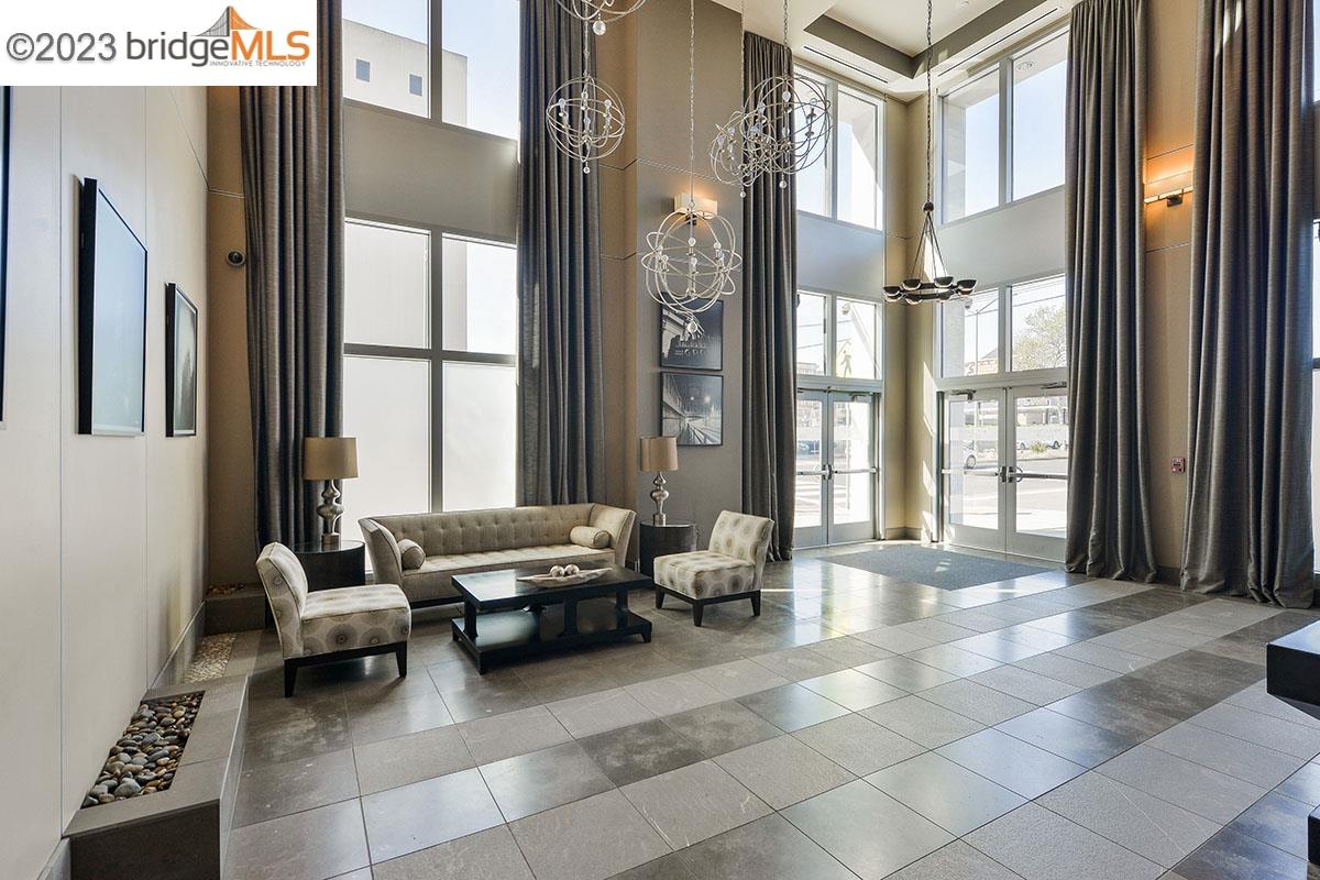 438 W Grand Ave # 520