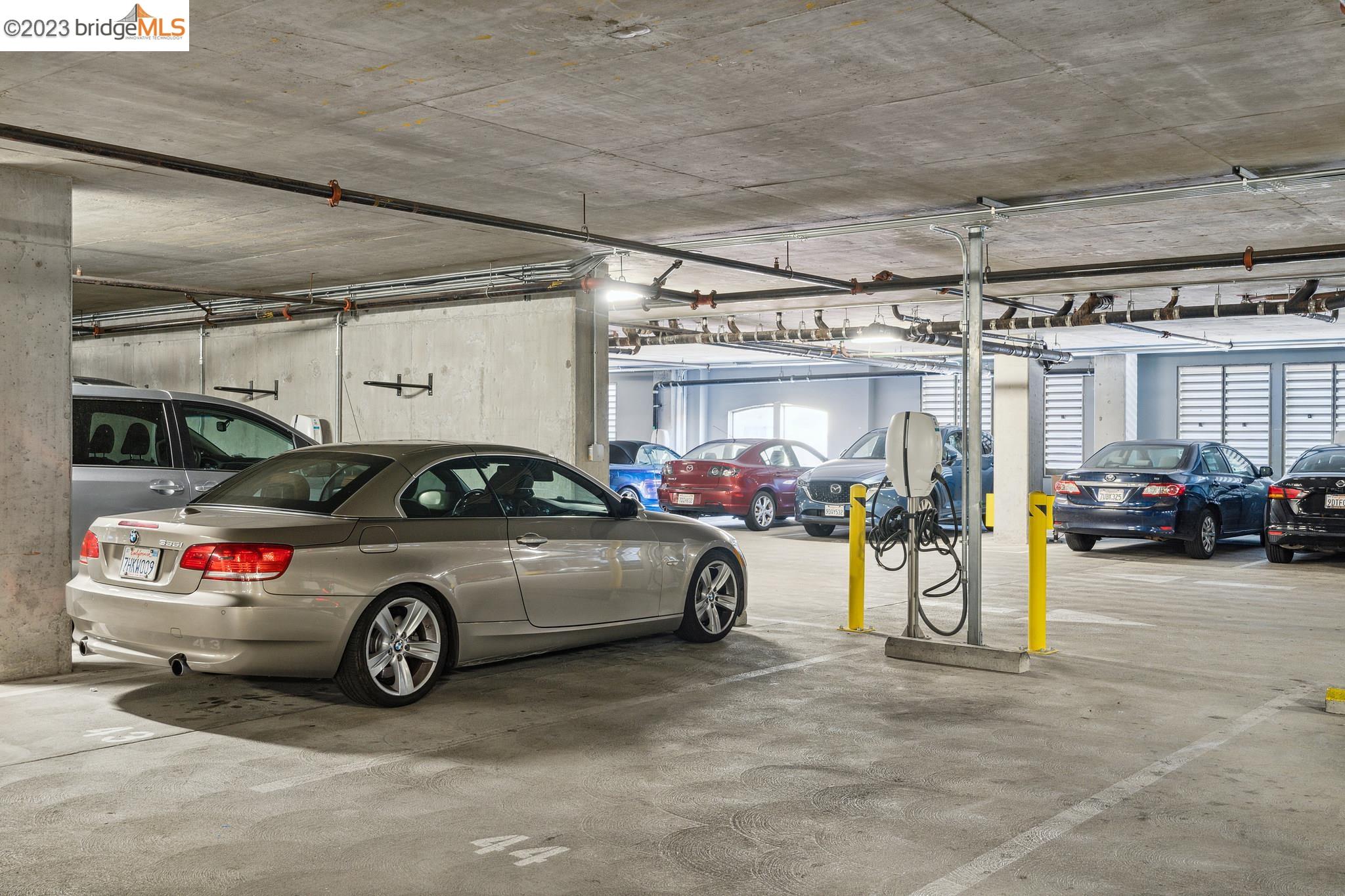 438 W Grand Ave # 520