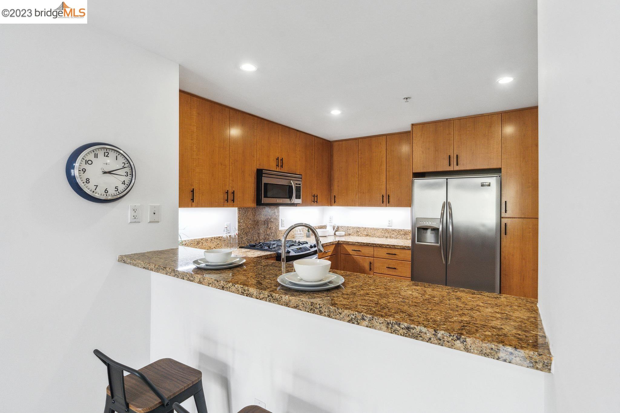 438 W Grand Ave # 520