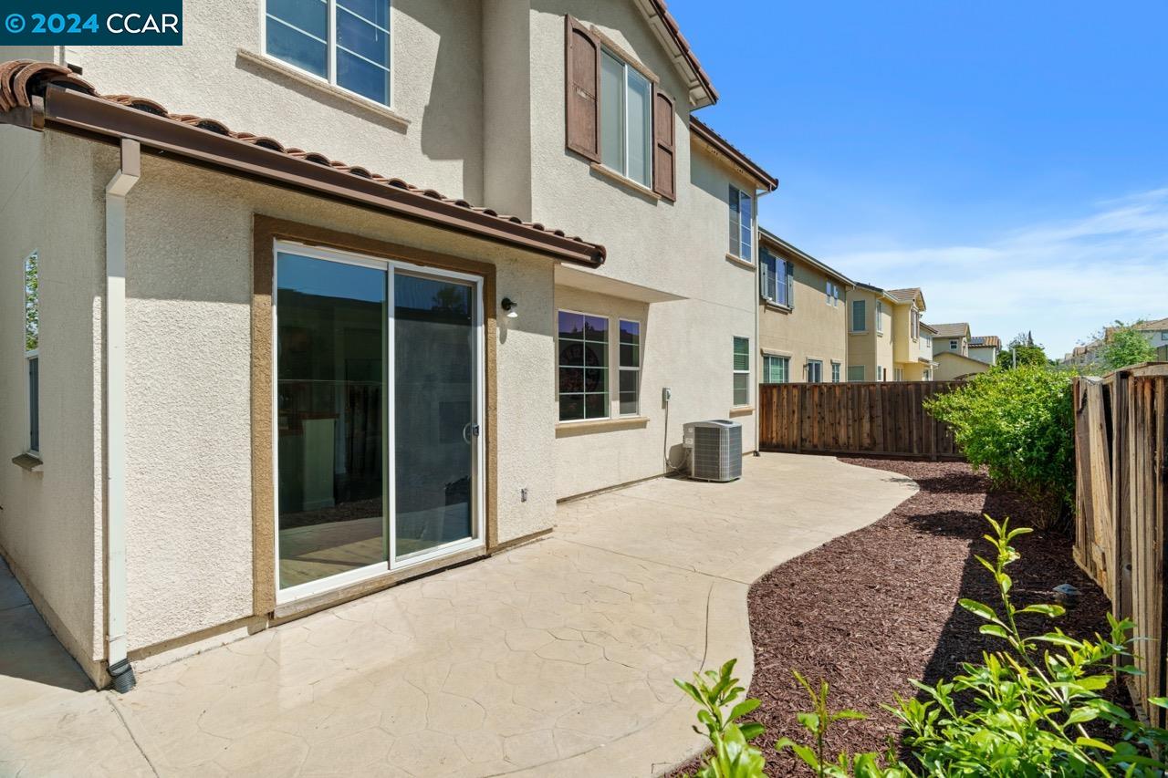 1046 Bending Willow Way