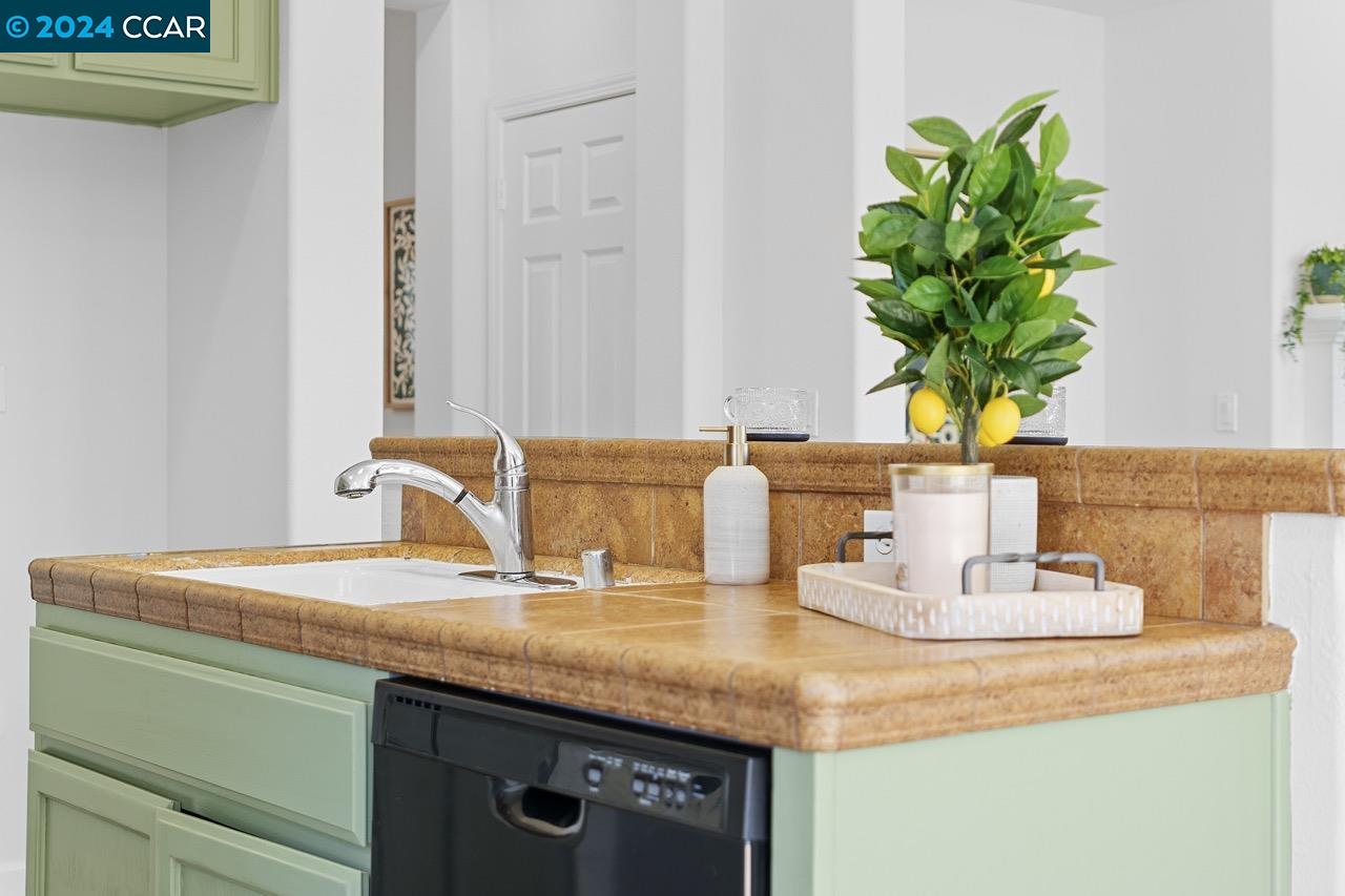 1046 Bending Willow Way